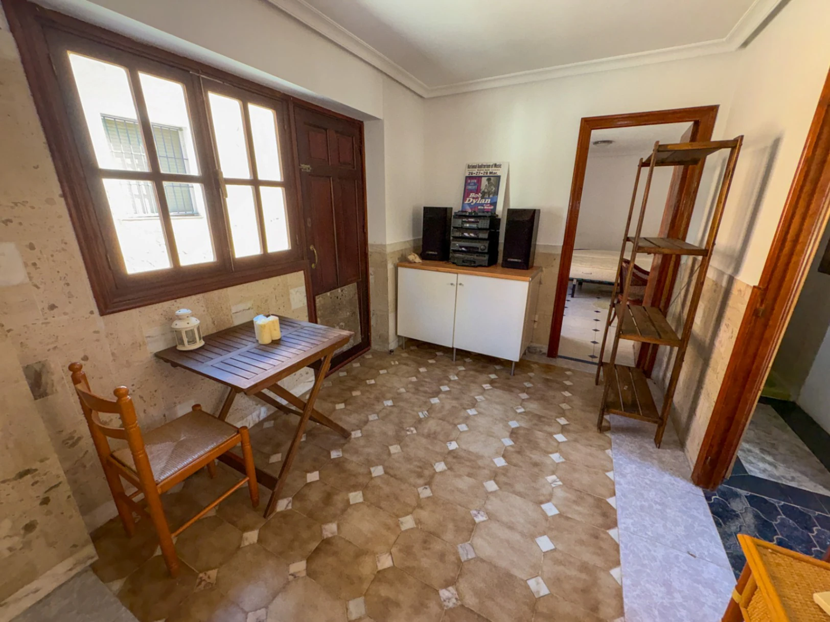 Inmensa villa con alma de Hotel Boutique y Restaurante en ubicación estratégica.
