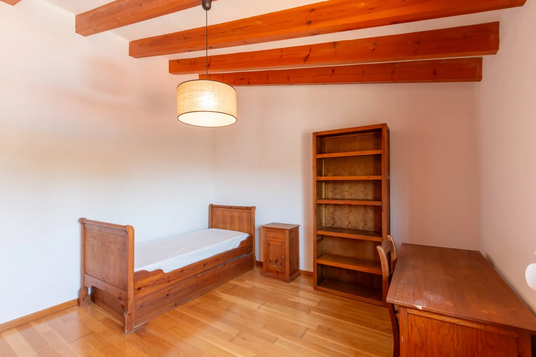 Chalet de 5 dormitorios en Gata de Gorgos disponible para alquiler de larga temporada