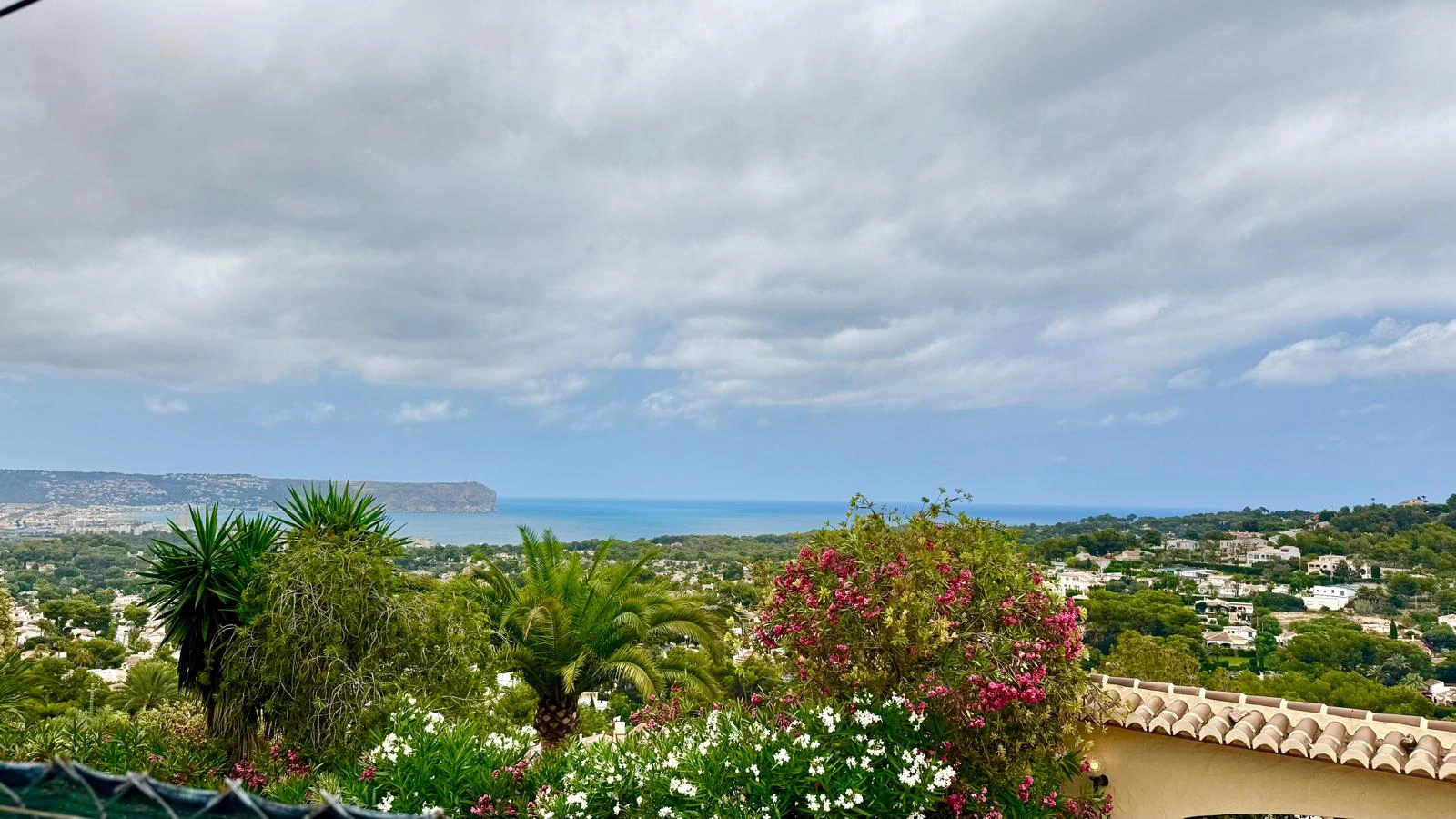 CRJC210527 - Charmante villa de style ibicenco avec vue panoramique sur la mer à Jávea.