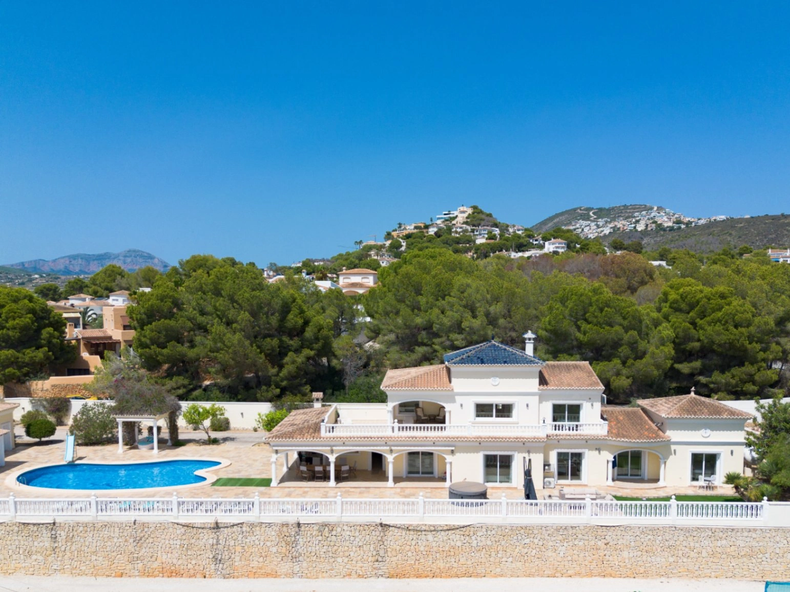 CRMI226006 - Grande villa élégante avec vue sur la mer à vendre à Moraira