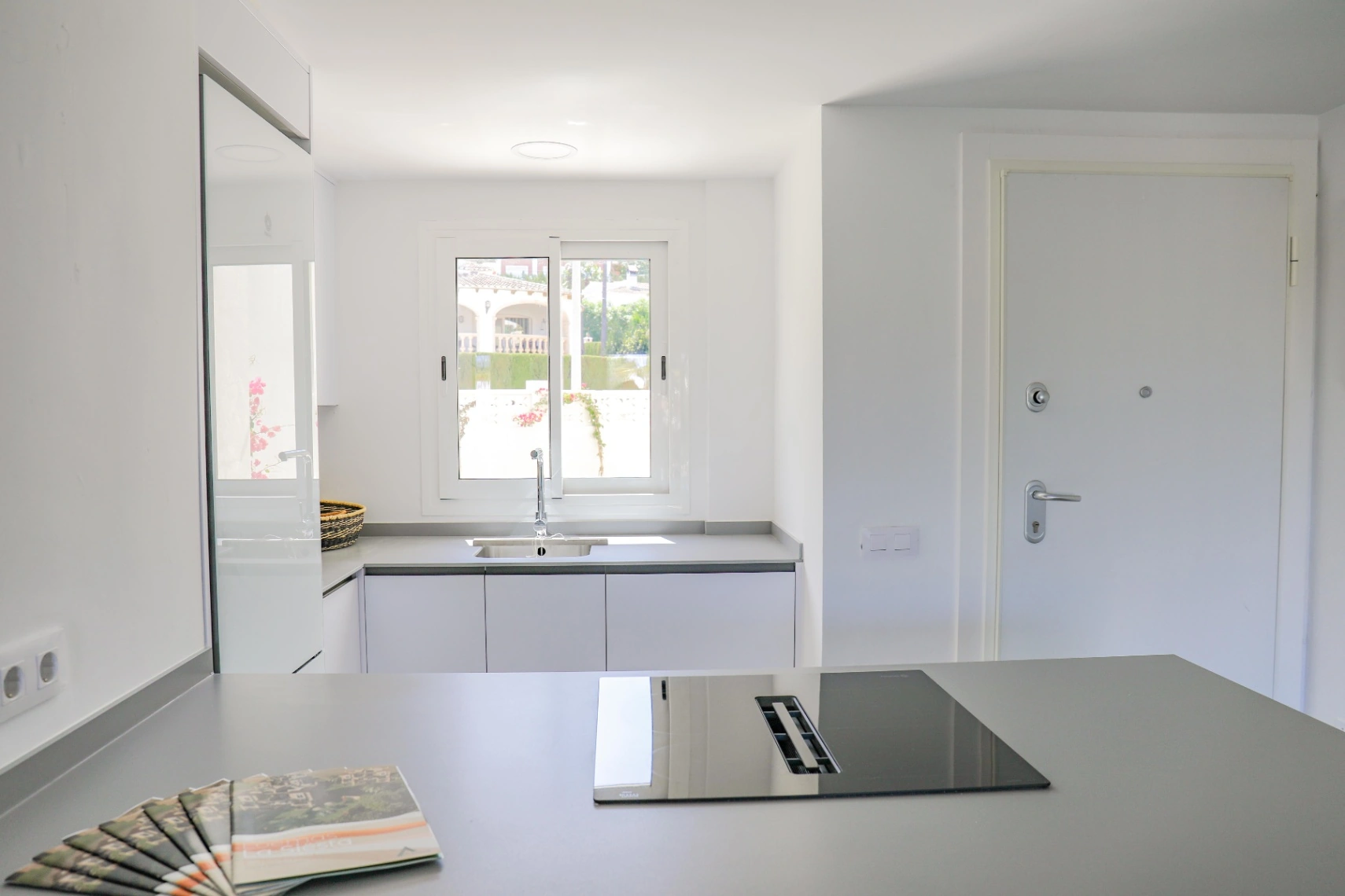 4685 - Apartamento a la venta en Denia, complejo con piscina y parking