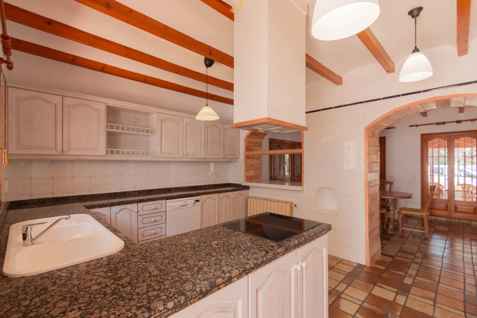 Chalet de 5 dormitorios en Gata de Gorgos disponible para alquiler de larga temporada