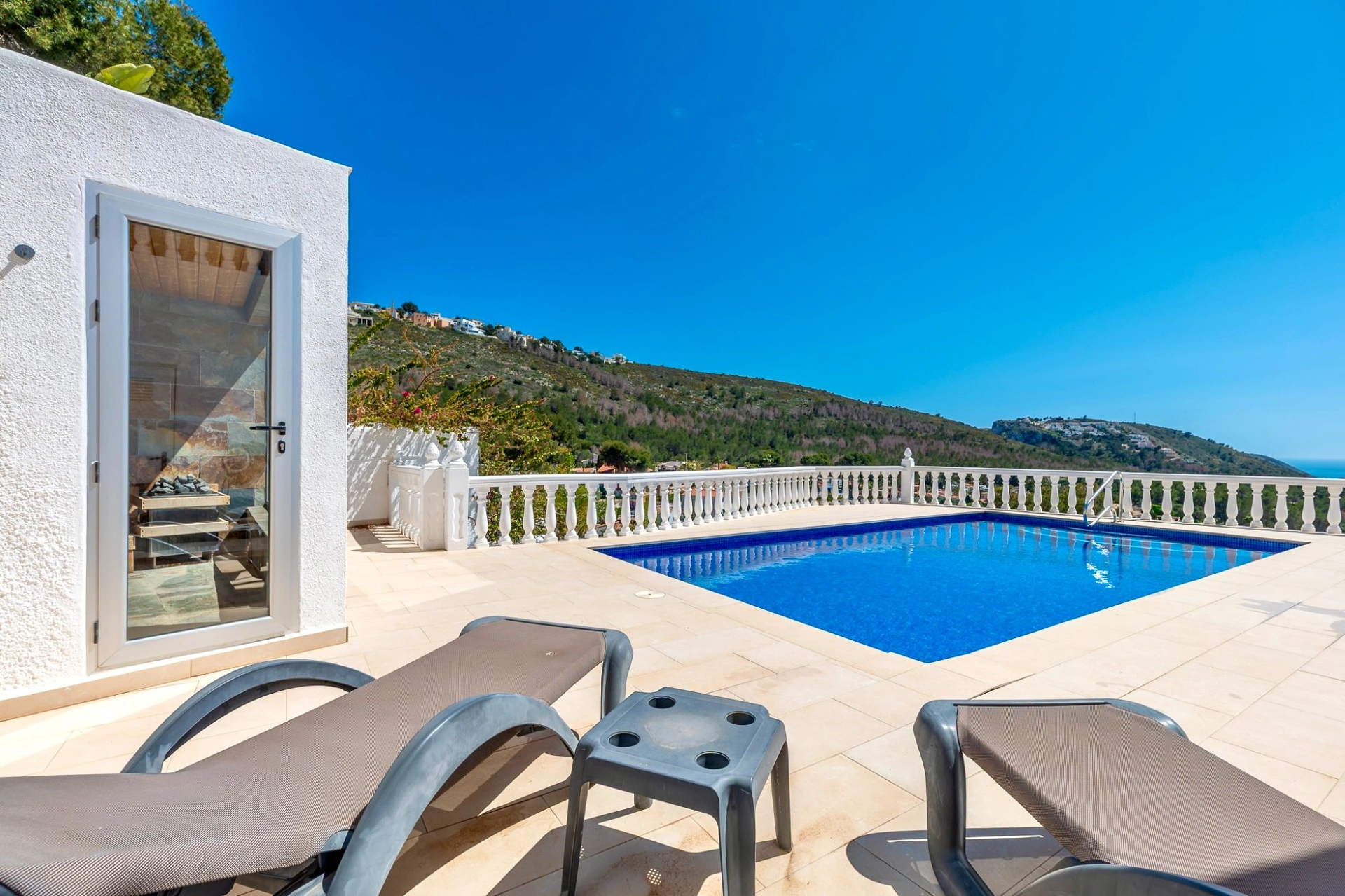 Villa con vistas al mar Mediterráneo con jacuzzi y sauna en venta en Moraira