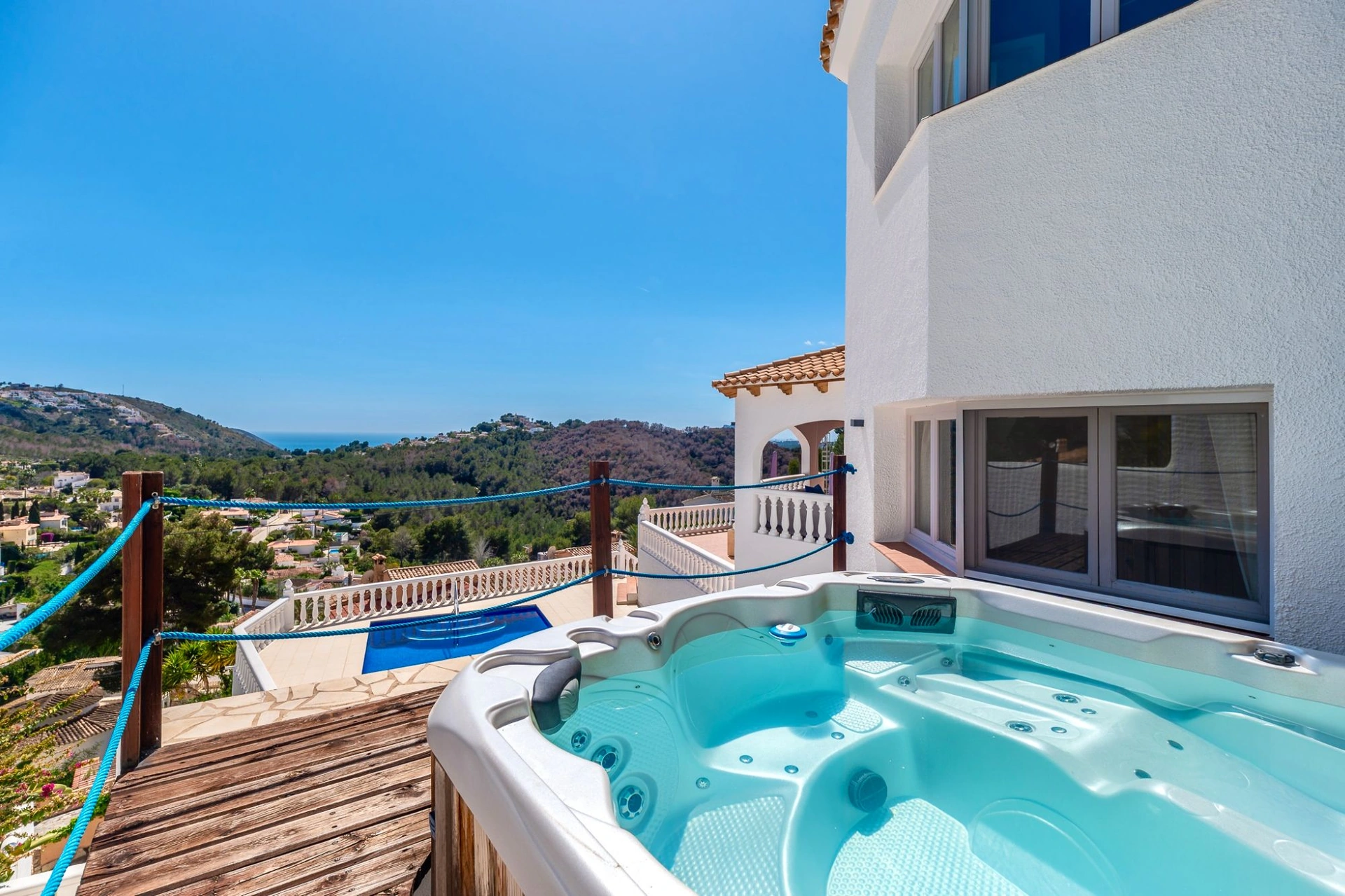 Villa con vistas al mar Mediterráneo con jacuzzi y sauna en venta en Moraira
