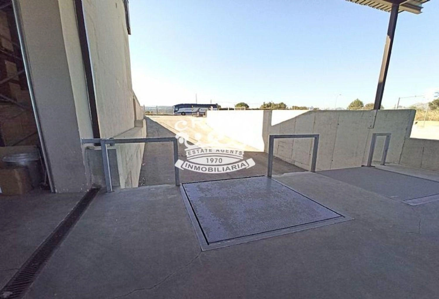 4365 - A la venta gran nave de 2.500m2 en Pedreguer para cualquier tipo negocio