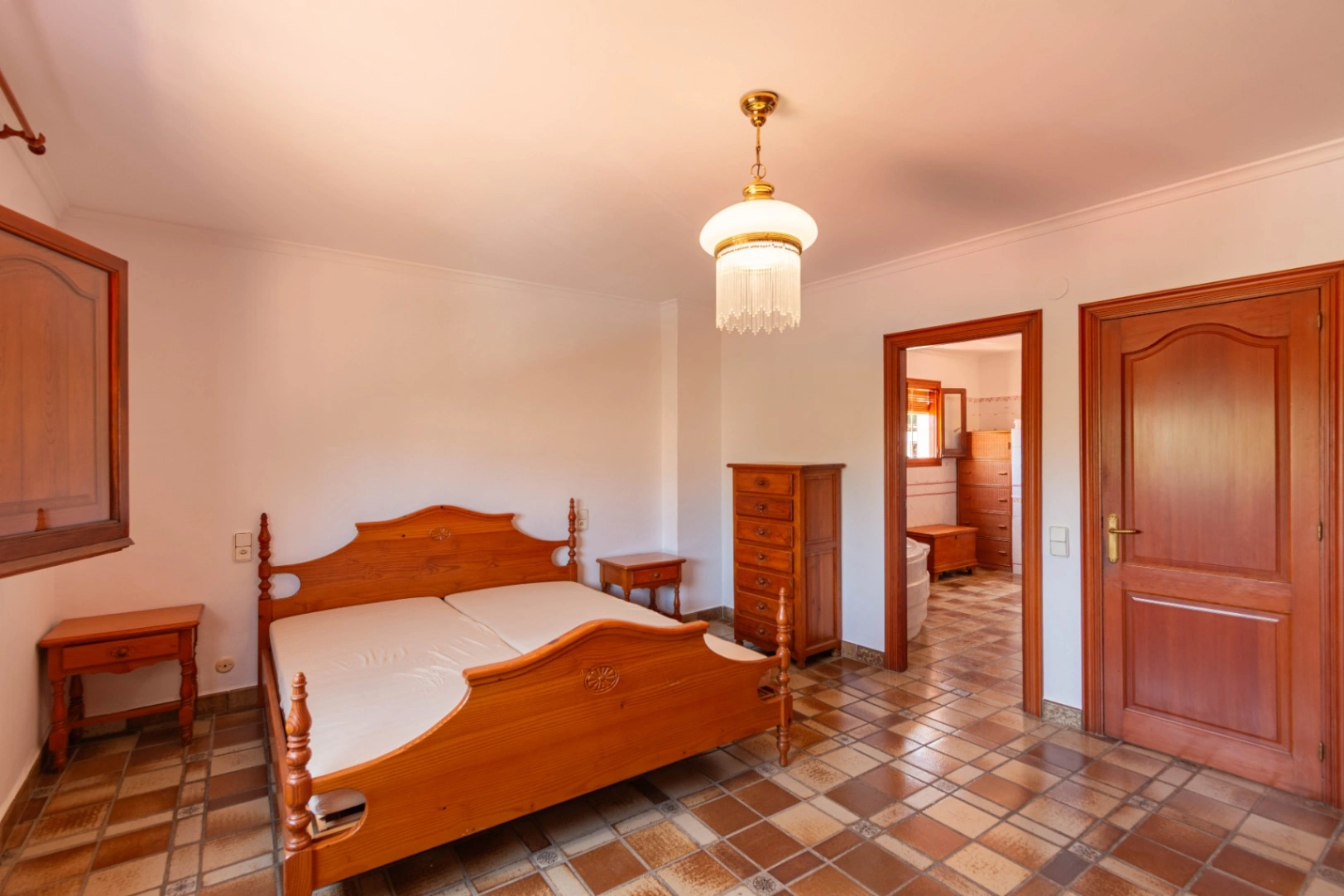 Chalet de 5 dormitorios en Gata de Gorgos disponible para alquiler de larga temporada