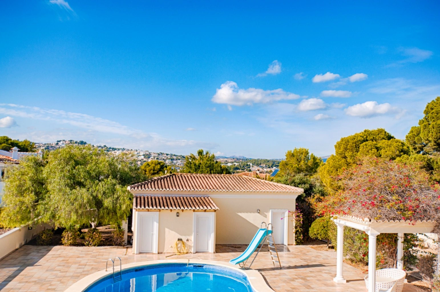 CRMI226006 - Grande villa élégante avec vue sur la mer à vendre à Moraira