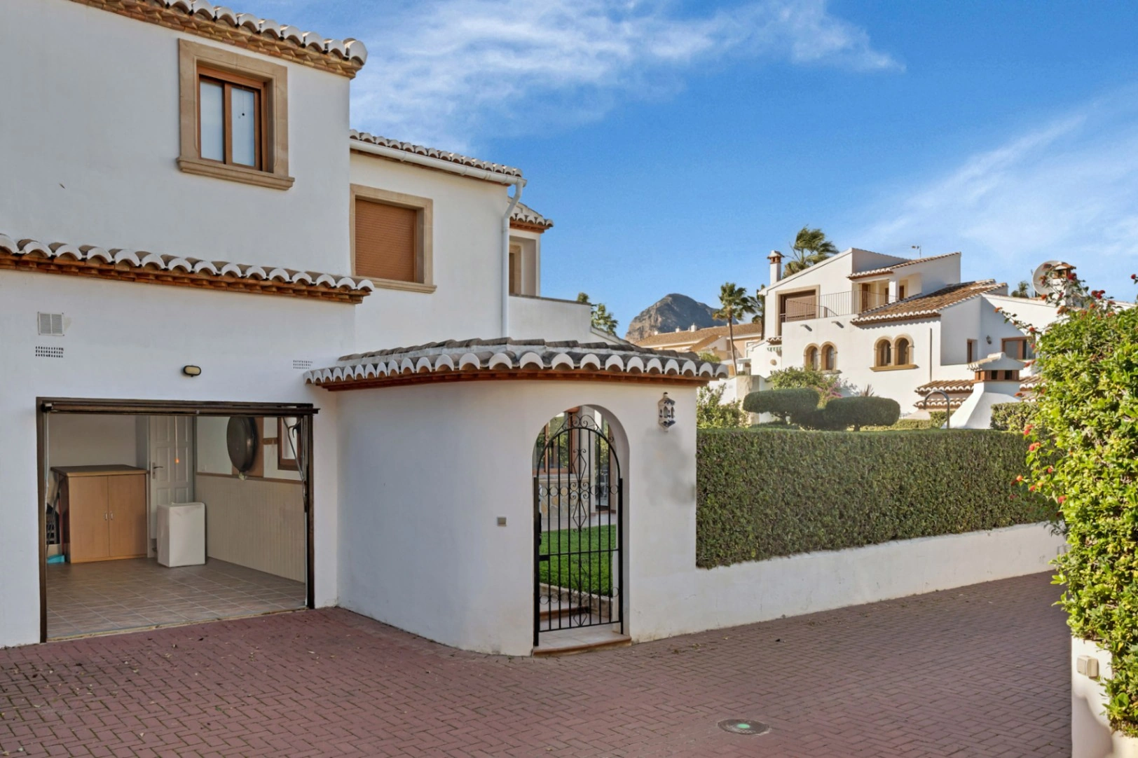 4798 - Exclusif Maison de ville à Jávea, à 500m de la mer, avec 4 chambres et piscine commune.