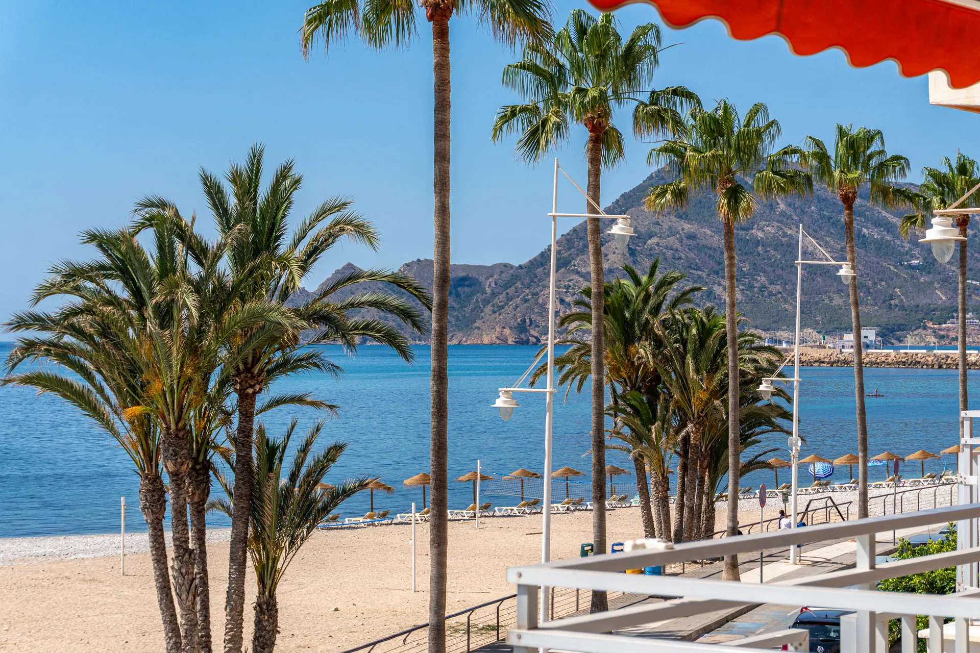 CRCB46944 - Vida Frente al Mar: Apartamento Renovado de 2 Dormitorios en Venta en Altea a Solo Pasos del Mediterráneo