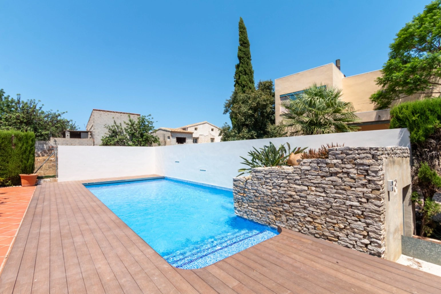 Chalet de 5 dormitorios en Gata de Gorgos disponible para alquiler de larga temporada