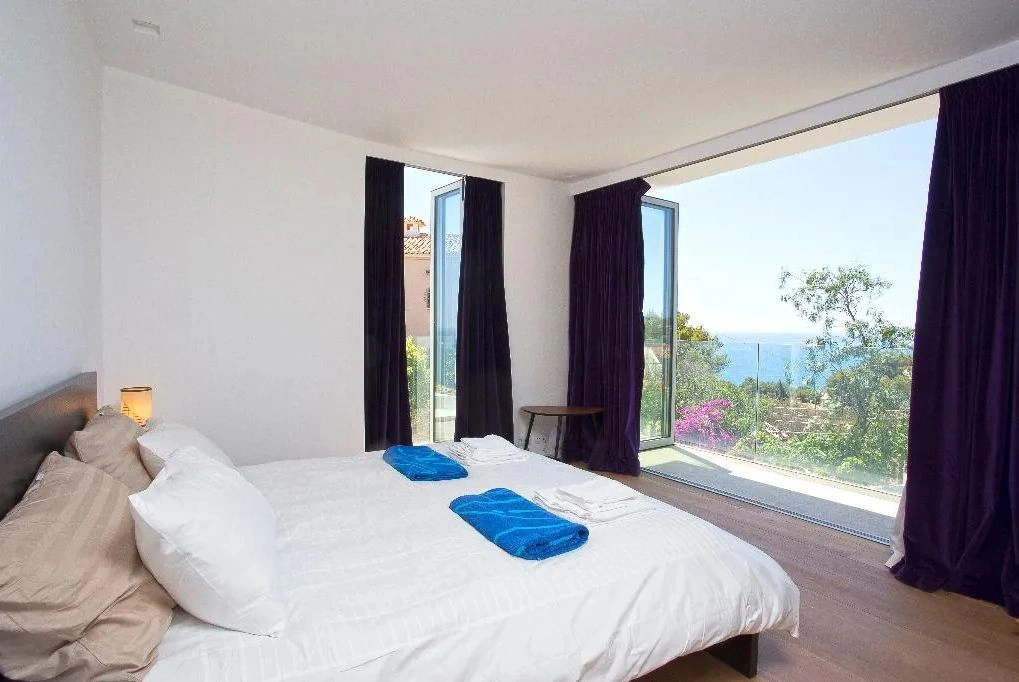 4677 - Lujosa Villa moderna en primera línea con impresionantes vistas al mar