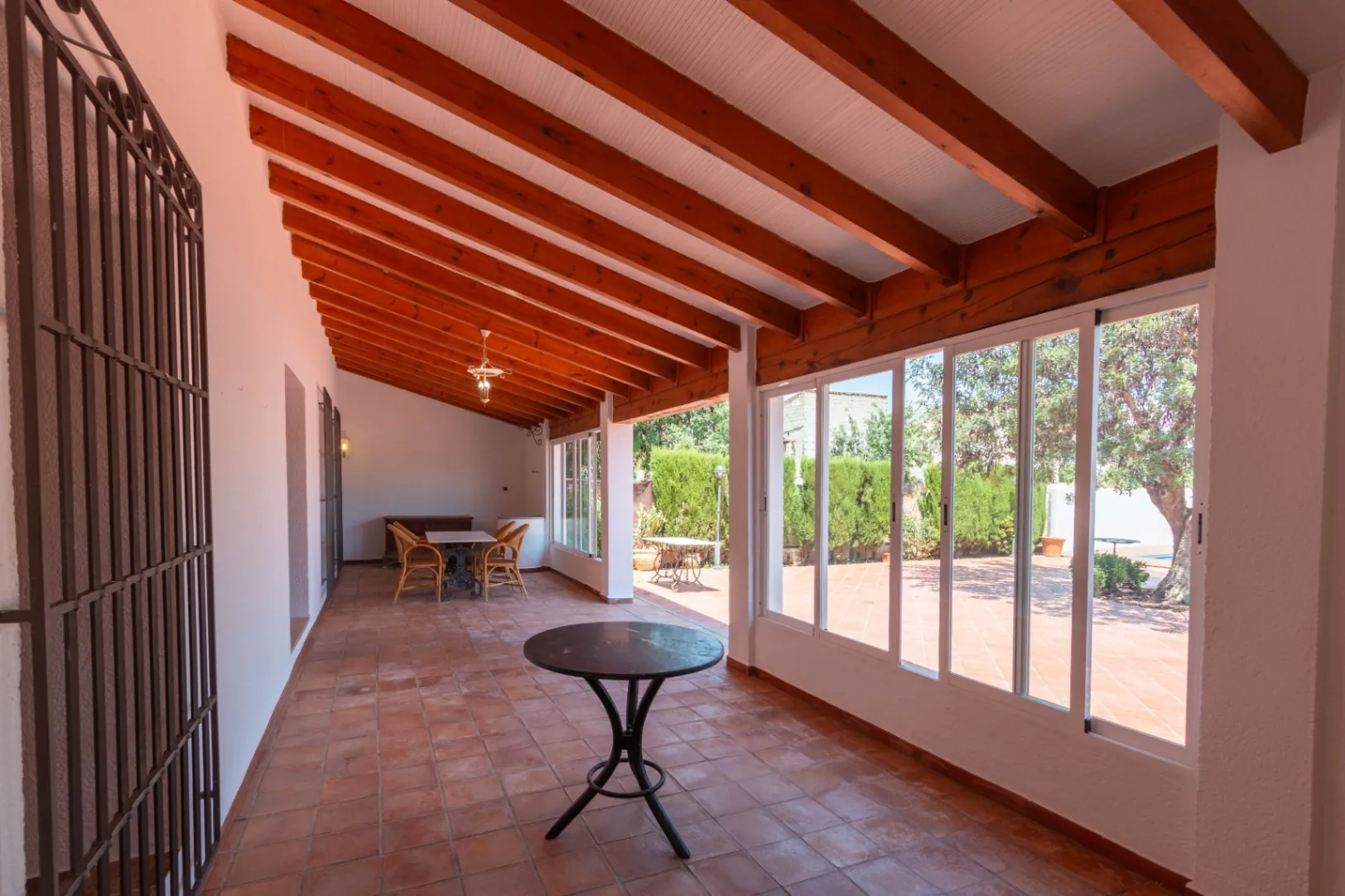 Chalet de 5 dormitorios en Gata de Gorgos disponible para alquiler de larga temporada