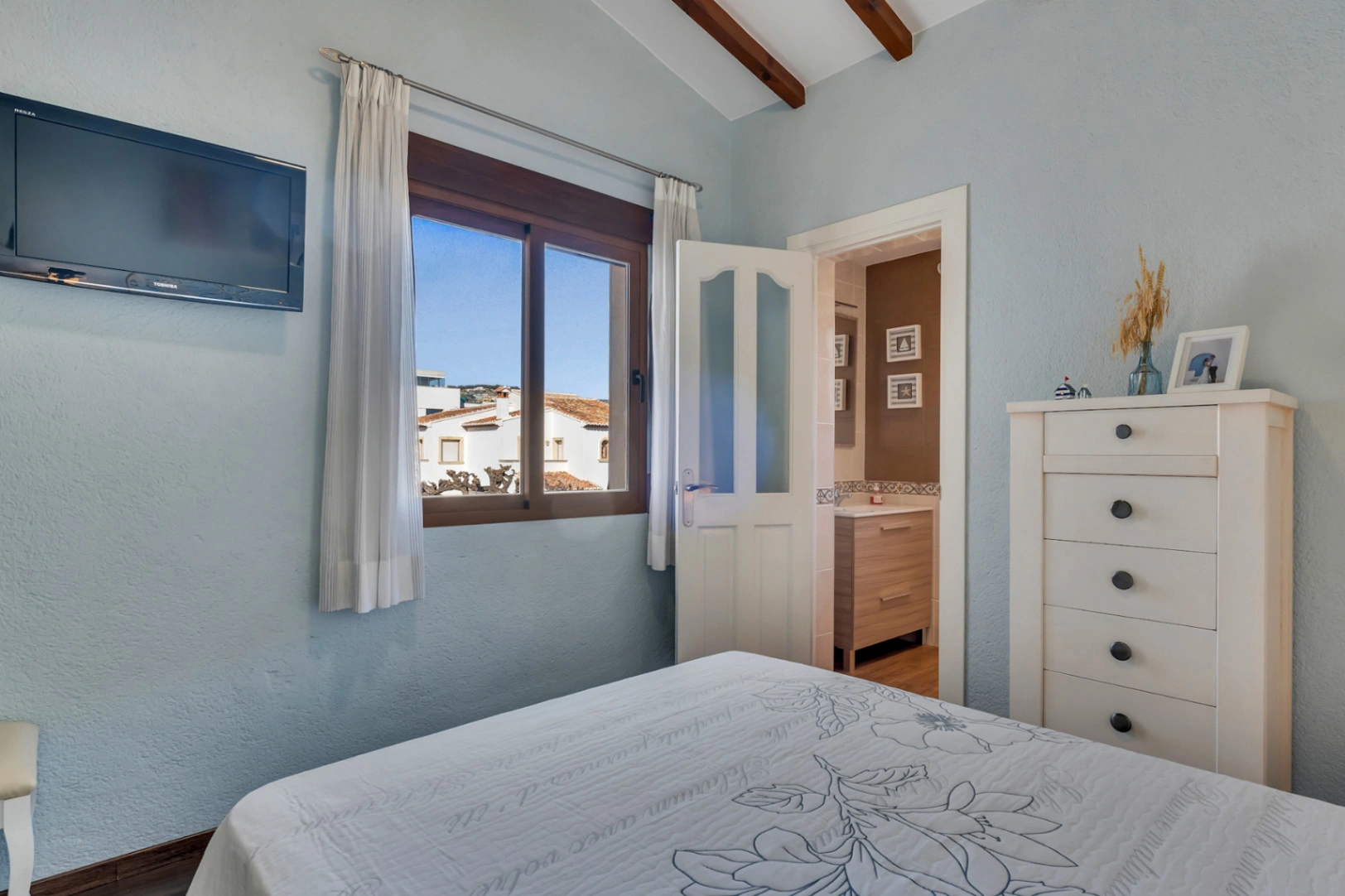 4798A - Exclusivo Adosado en Jávea, a 500m. del mar, con 4 dormitorios y piscina comunitaria