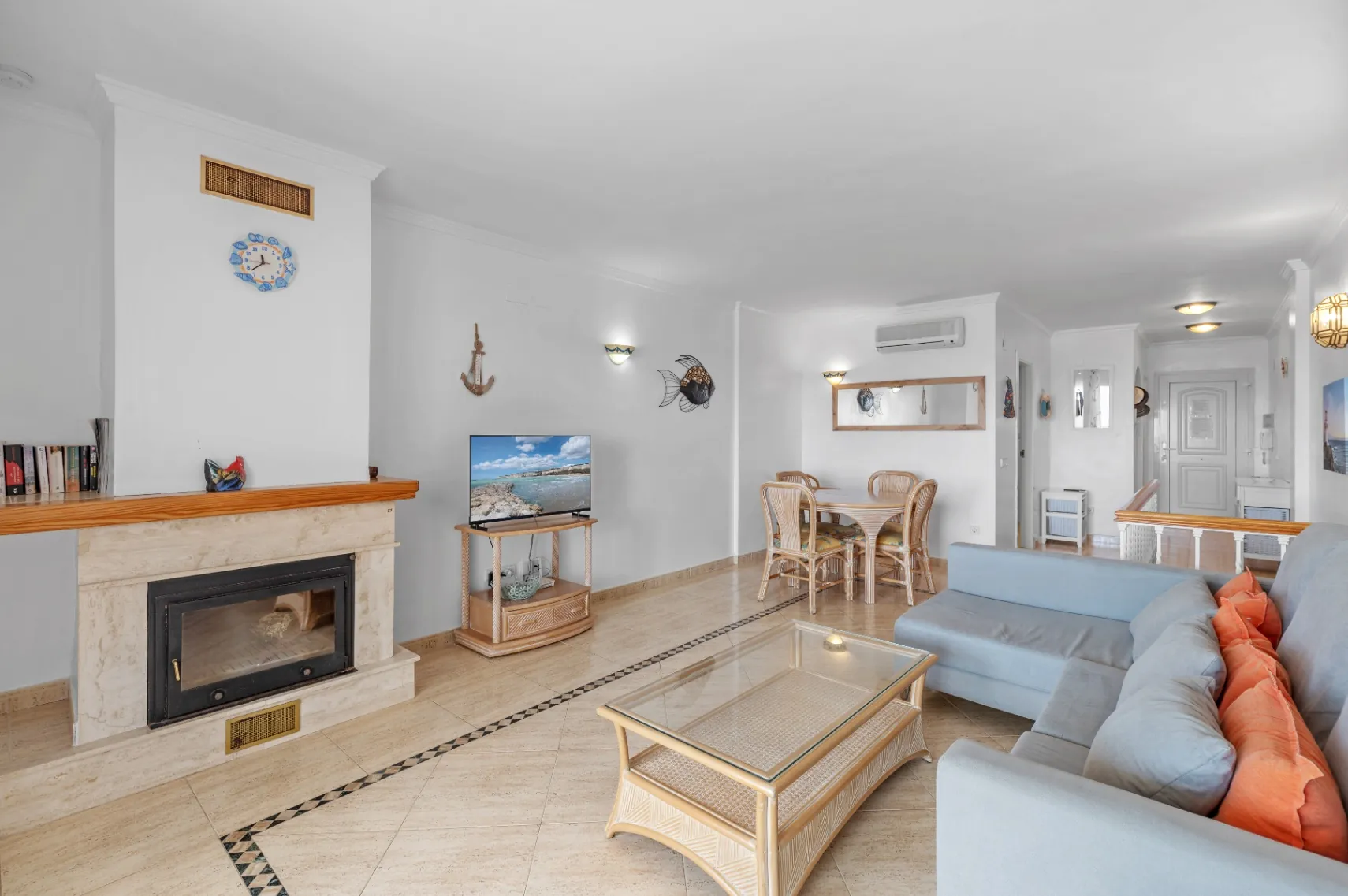 CRCB74550 - Amplio dúplex sureste con vistas al mar en venta en Moraira