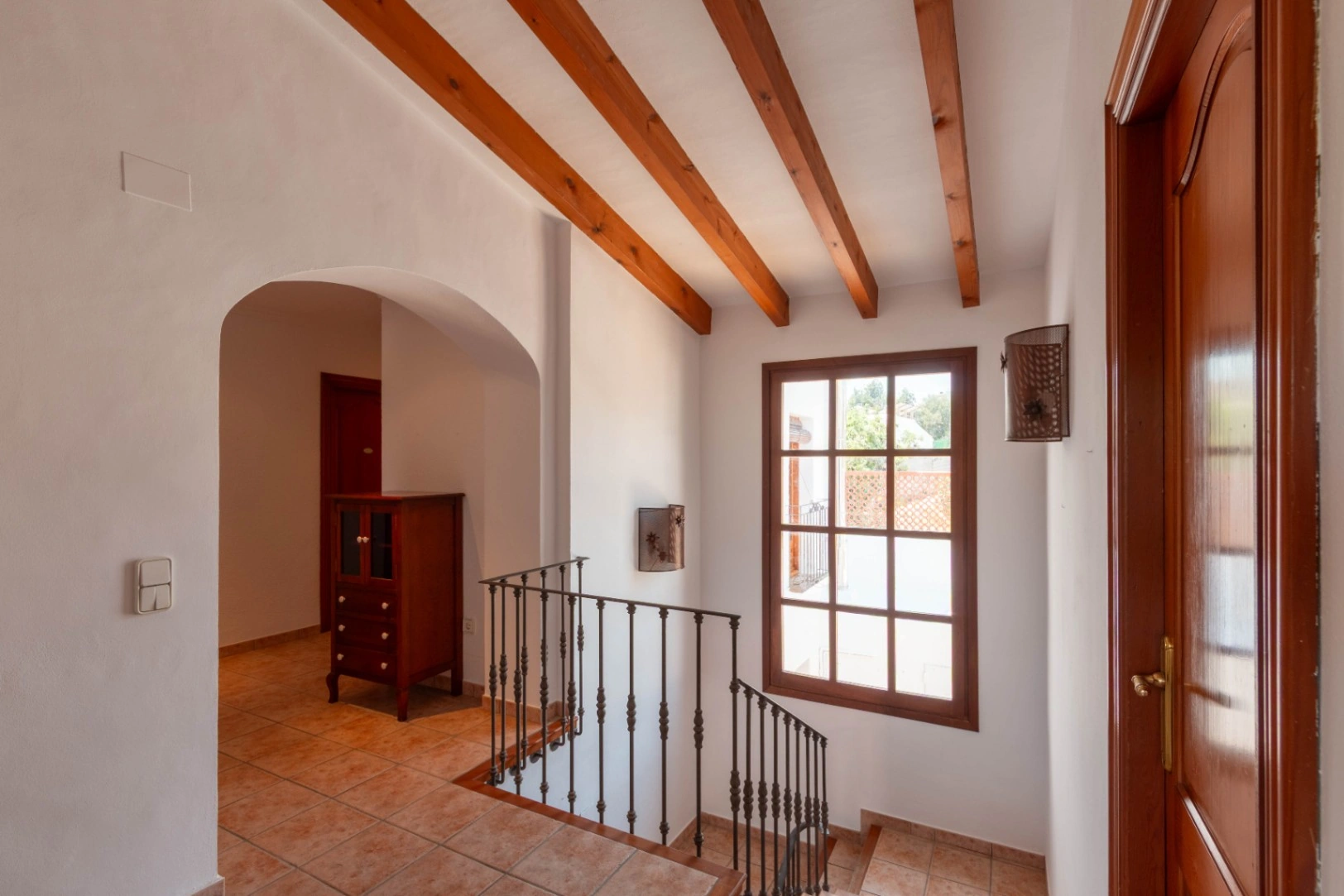 Chalet de 5 dormitorios en Gata de Gorgos disponible para alquiler de larga temporada