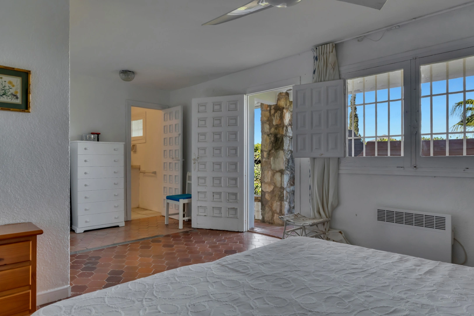 4825 - Villa impressionnante avec des vues incroyables sur la mer dans la urbanisation El Tosalet.