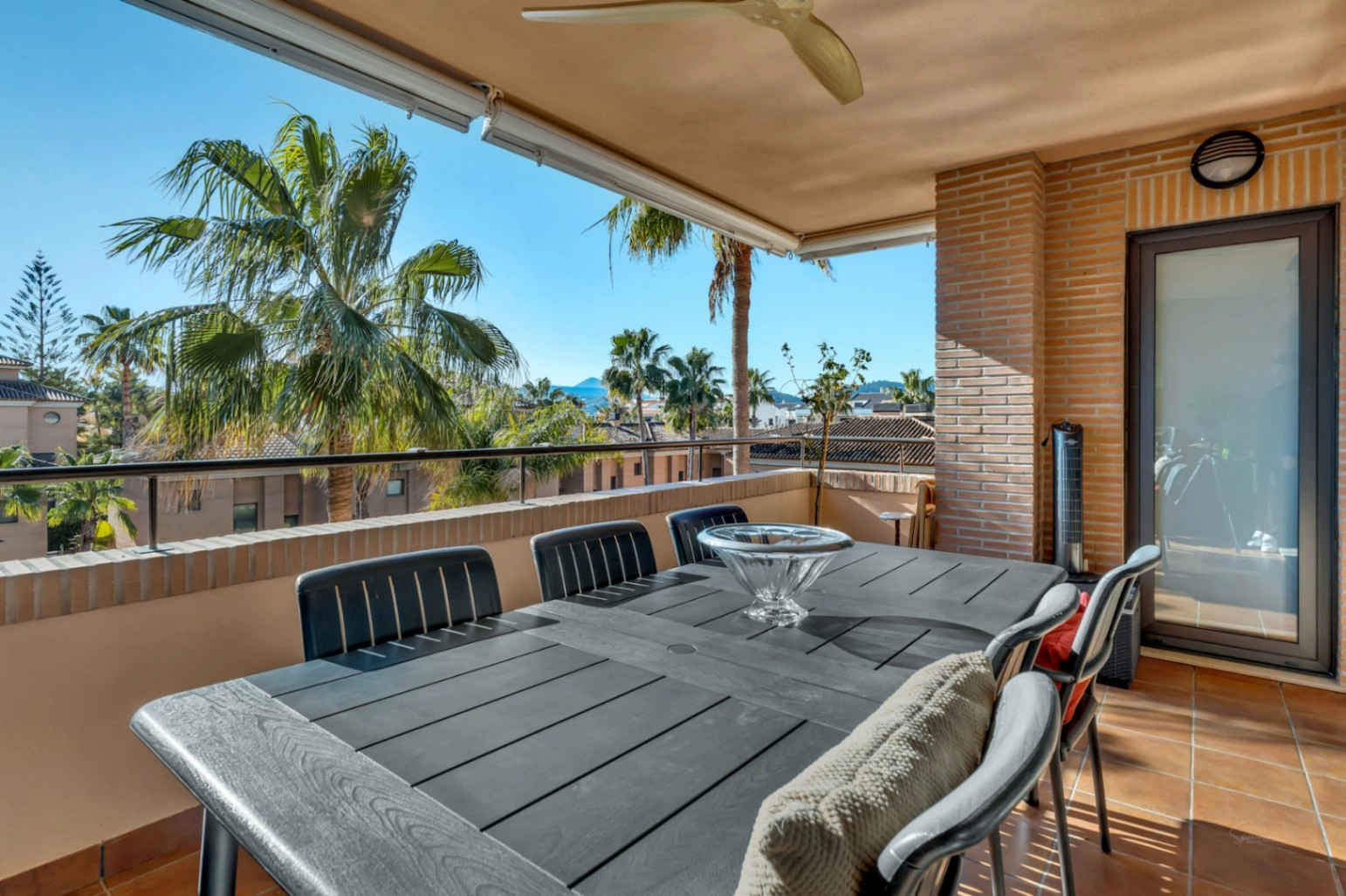 4691 - Amplio y moderno atico duplex ubicado a 200M de la playa