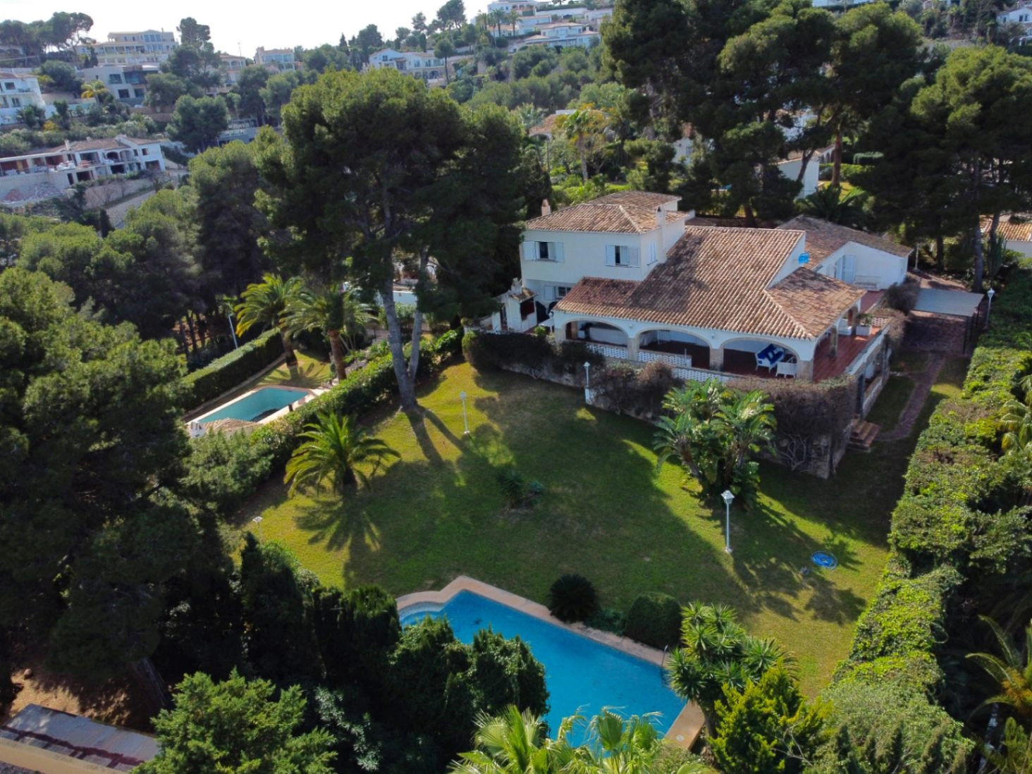 4825 - Villa impressionnante avec des vues incroyables sur la mer dans la urbanisation El Tosalet.