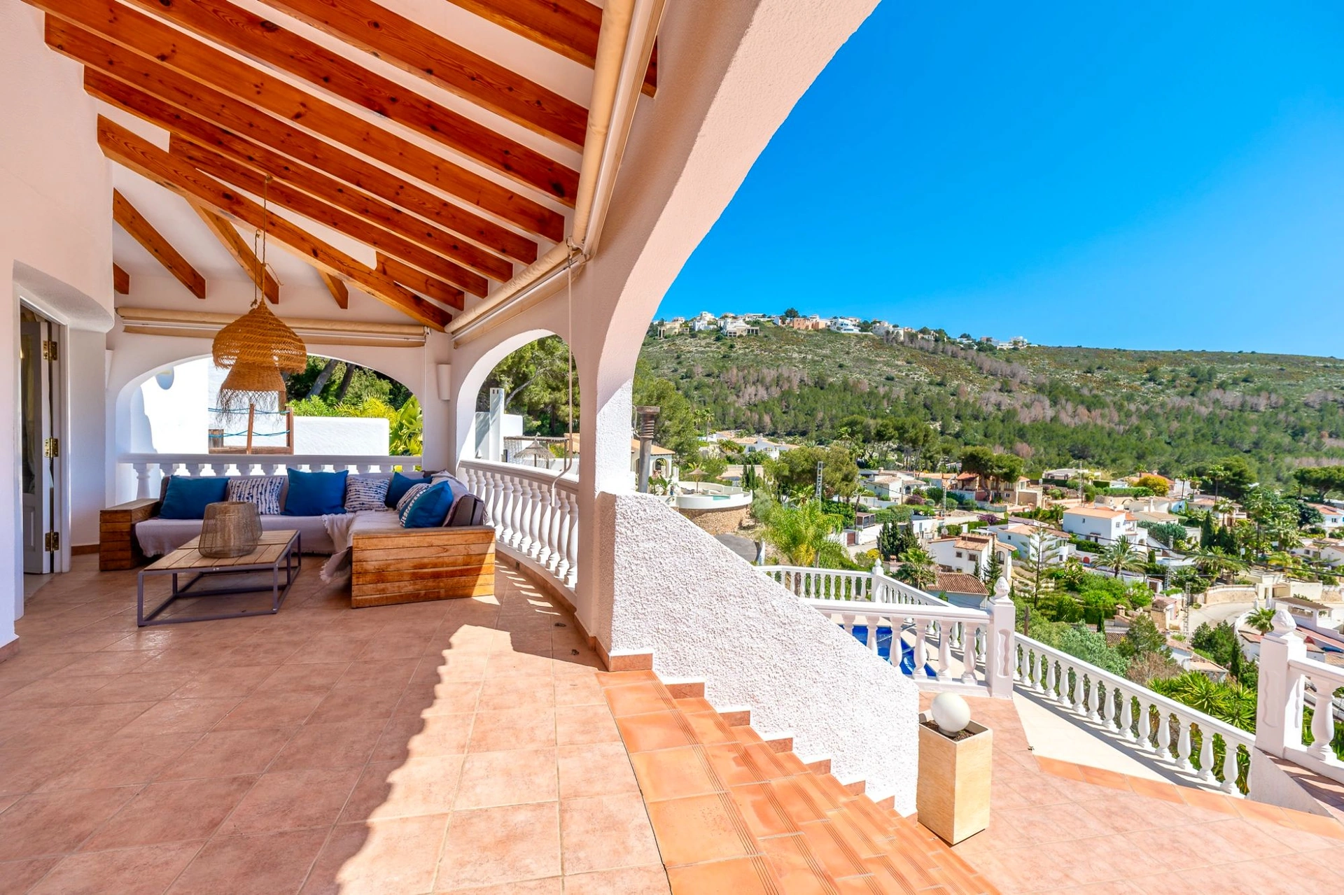 Villa con vistas al mar Mediterráneo con jacuzzi y sauna en venta en Moraira