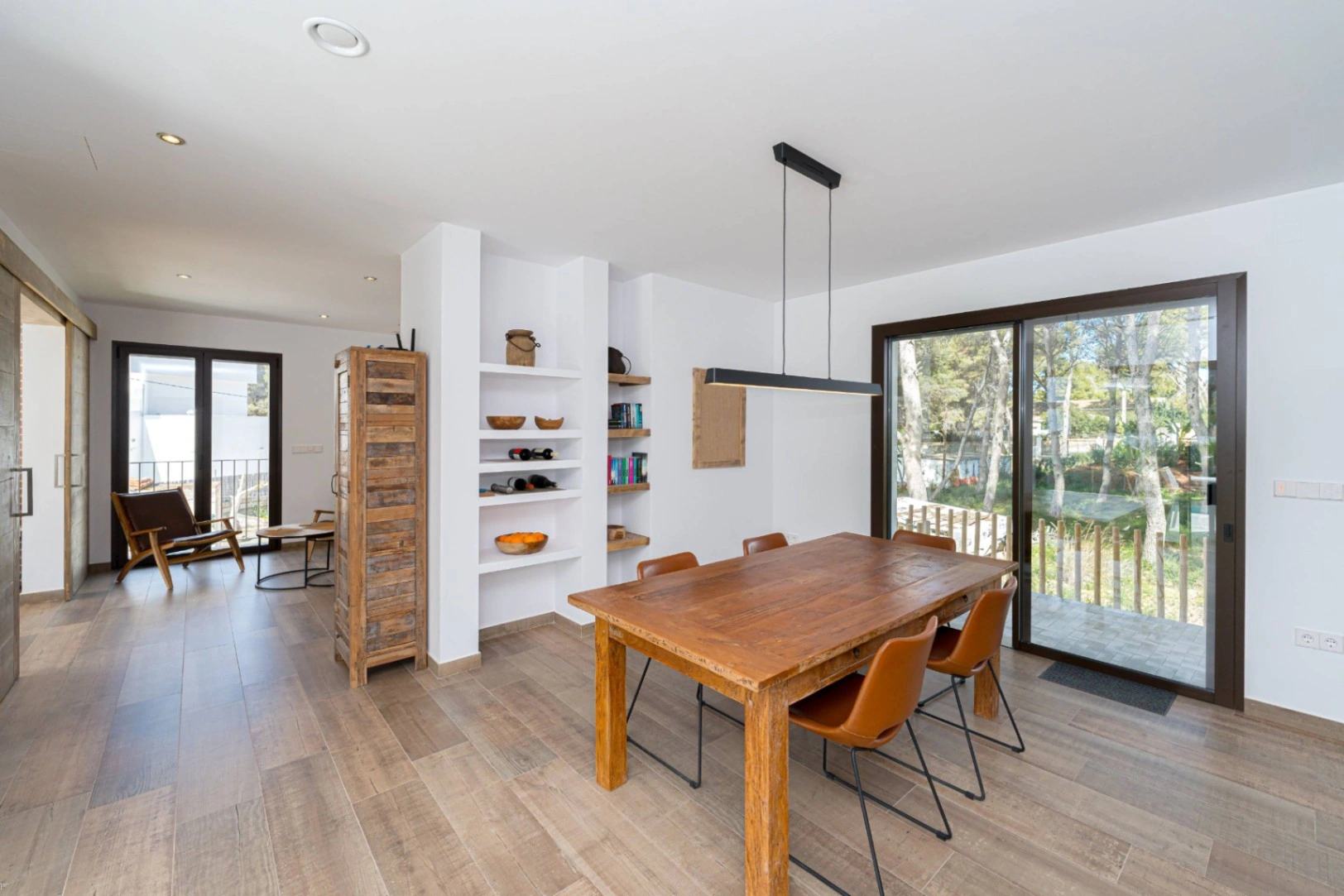 CRCH1029 - Villa moderne orientée plein sud, à seulement 250 mètres de la mer et de la crique Blanca à Jávea.