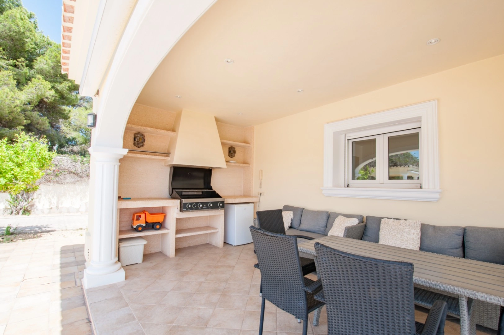 CRMI226006 - Grande villa élégante avec vue sur la mer à vendre à Moraira