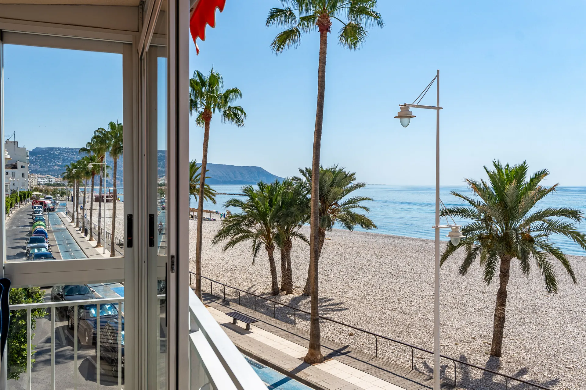 CRCB46944 - Vida Frente al Mar: Apartamento Renovado de 2 Dormitorios en Venta en Altea a Solo Pasos del Mediterráneo