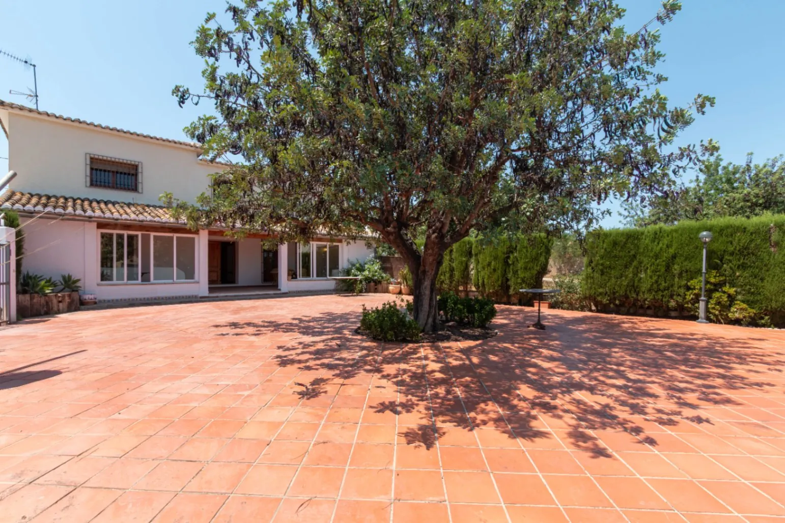 Chalet de 5 dormitorios en Gata de Gorgos disponible para alquiler de larga temporada
