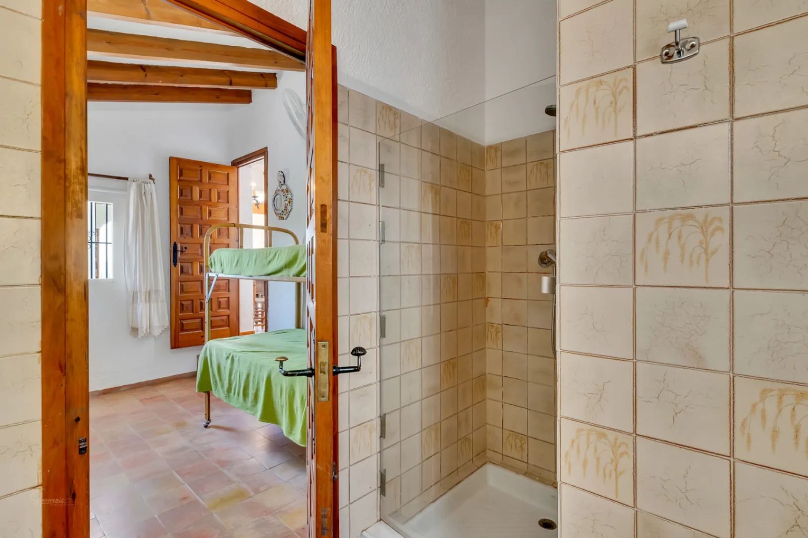 4668 - Villa mediterranea con impresionantes vistas al mar y montaña