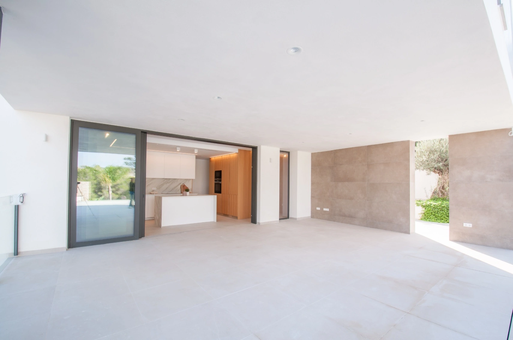VILLA DE NUEVA CONSTRUCCIÓN EN TEULADA, SITUADA EN LA ZONA DE BENIMEIT