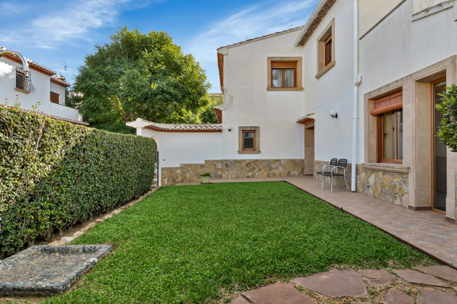 4798 - Exclusif Maison de ville à Jávea, à 500m de la mer, avec 4 chambres et piscine commune.