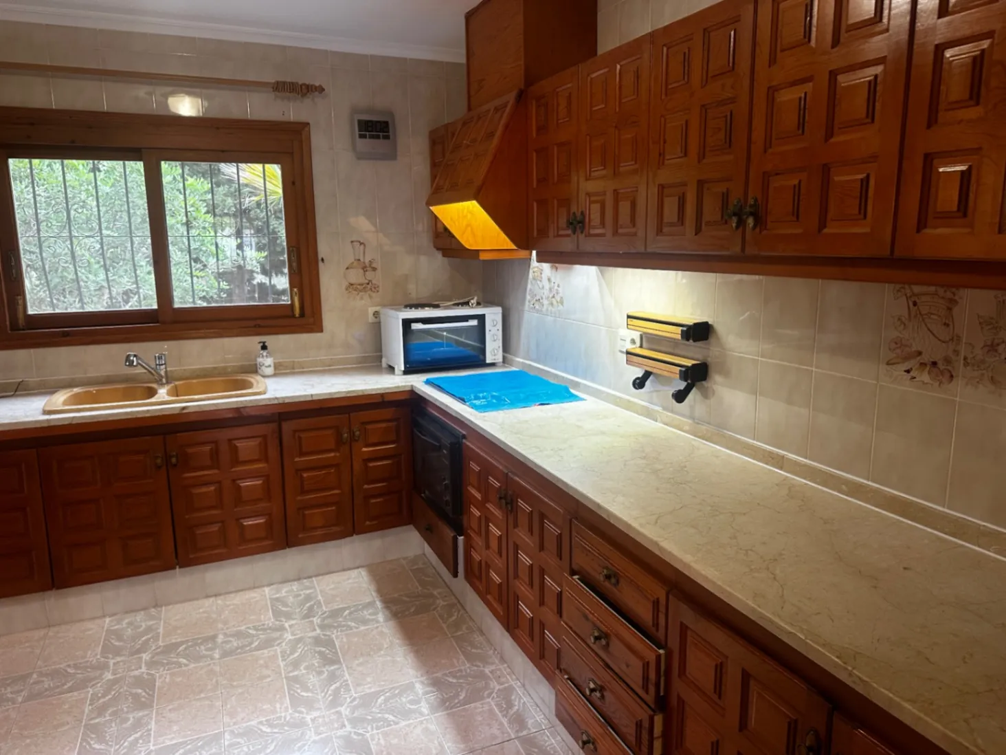 CR448317 - VILLA WITH DETACHED GUEST HOUSE IN EL MONTGO