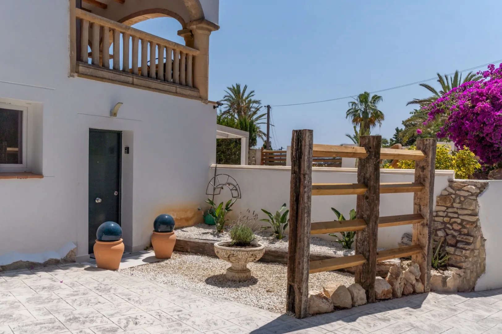 CRJC898930 - Elegante villa completamente renovada con vistas impresionantes en Rafalet, Jávea