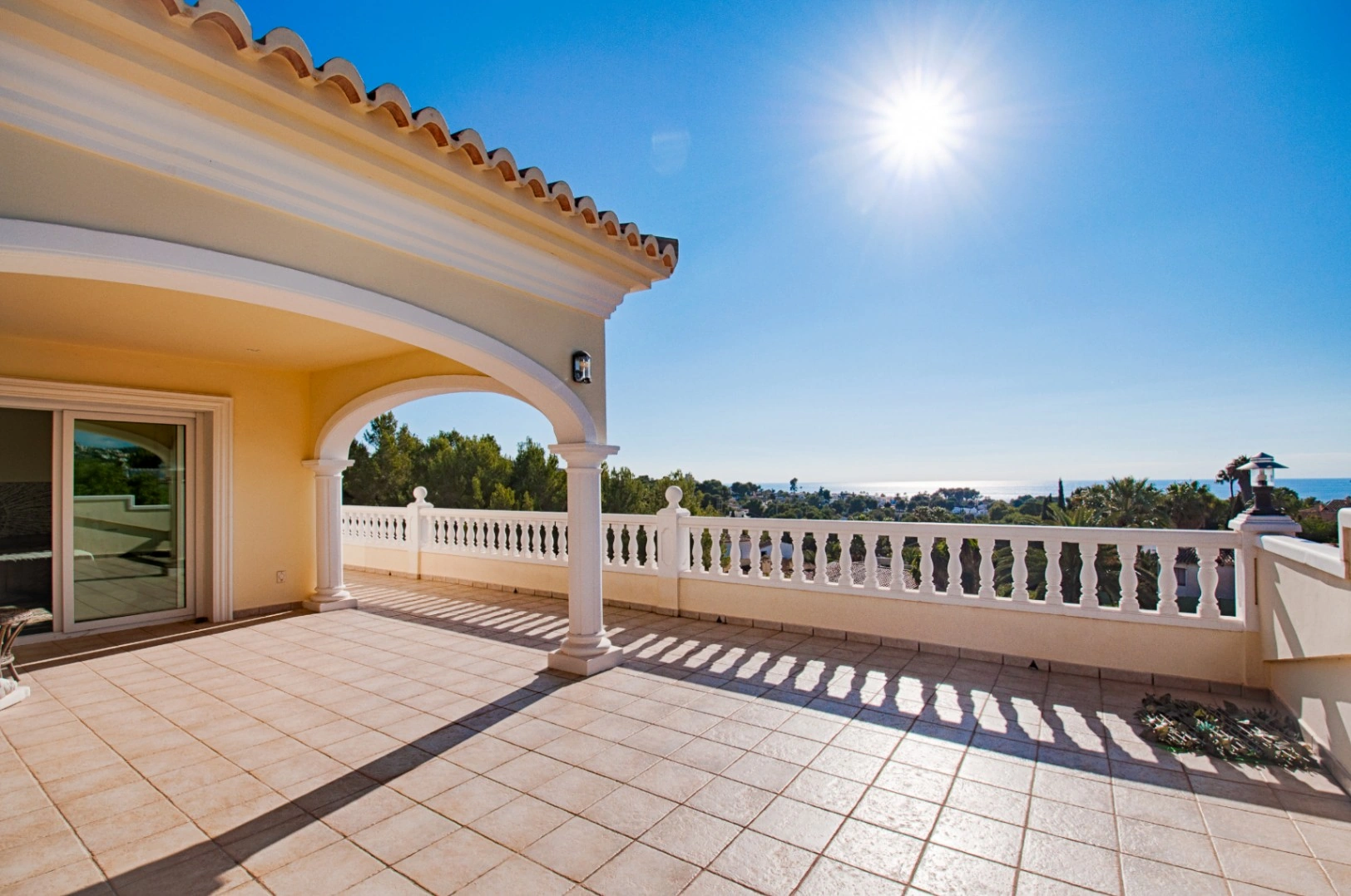 CRMI226006 - Grande villa élégante avec vue sur la mer à vendre à Moraira