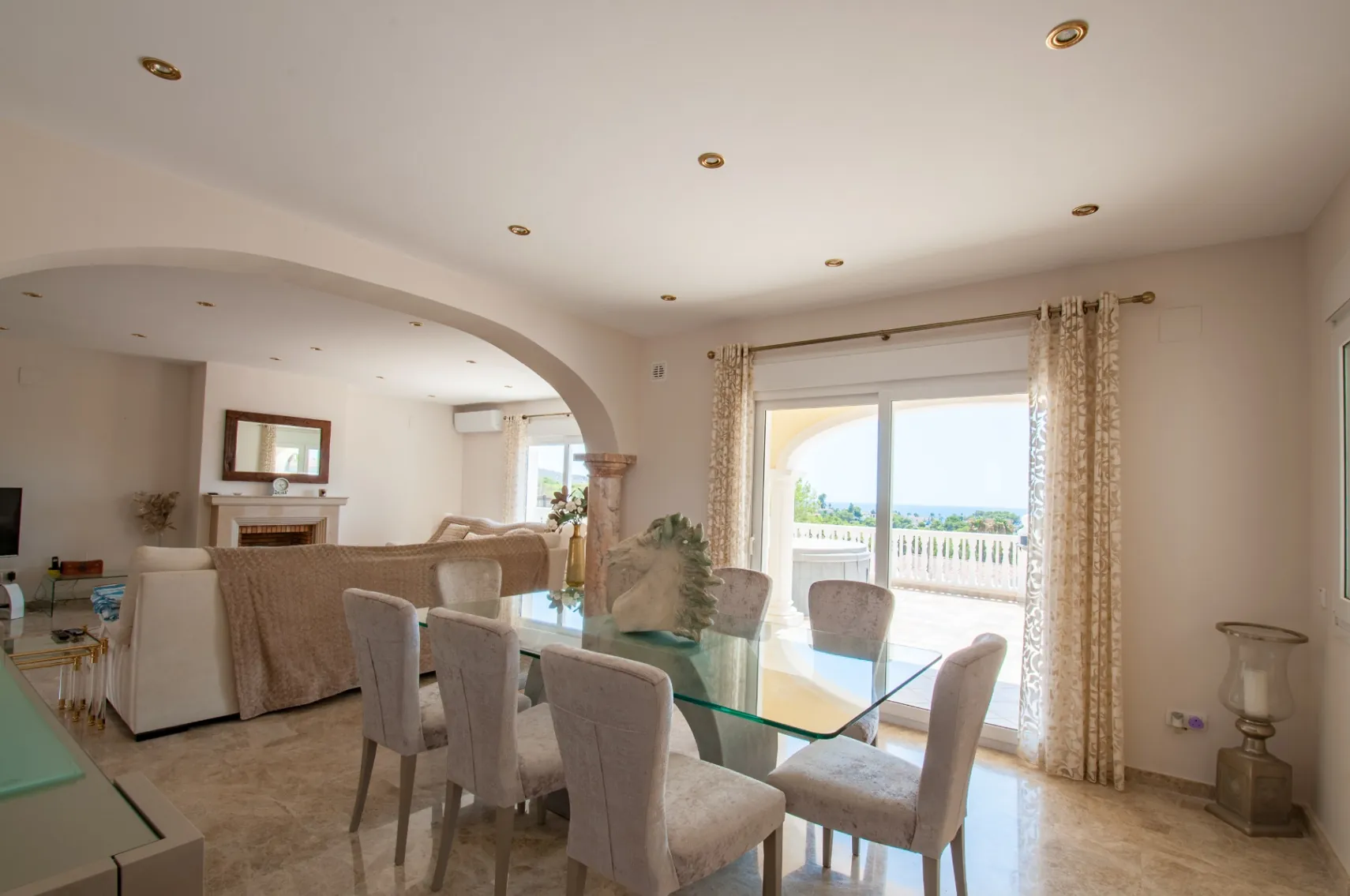 CRMI226006 - Grande villa élégante avec vue sur la mer à vendre à Moraira