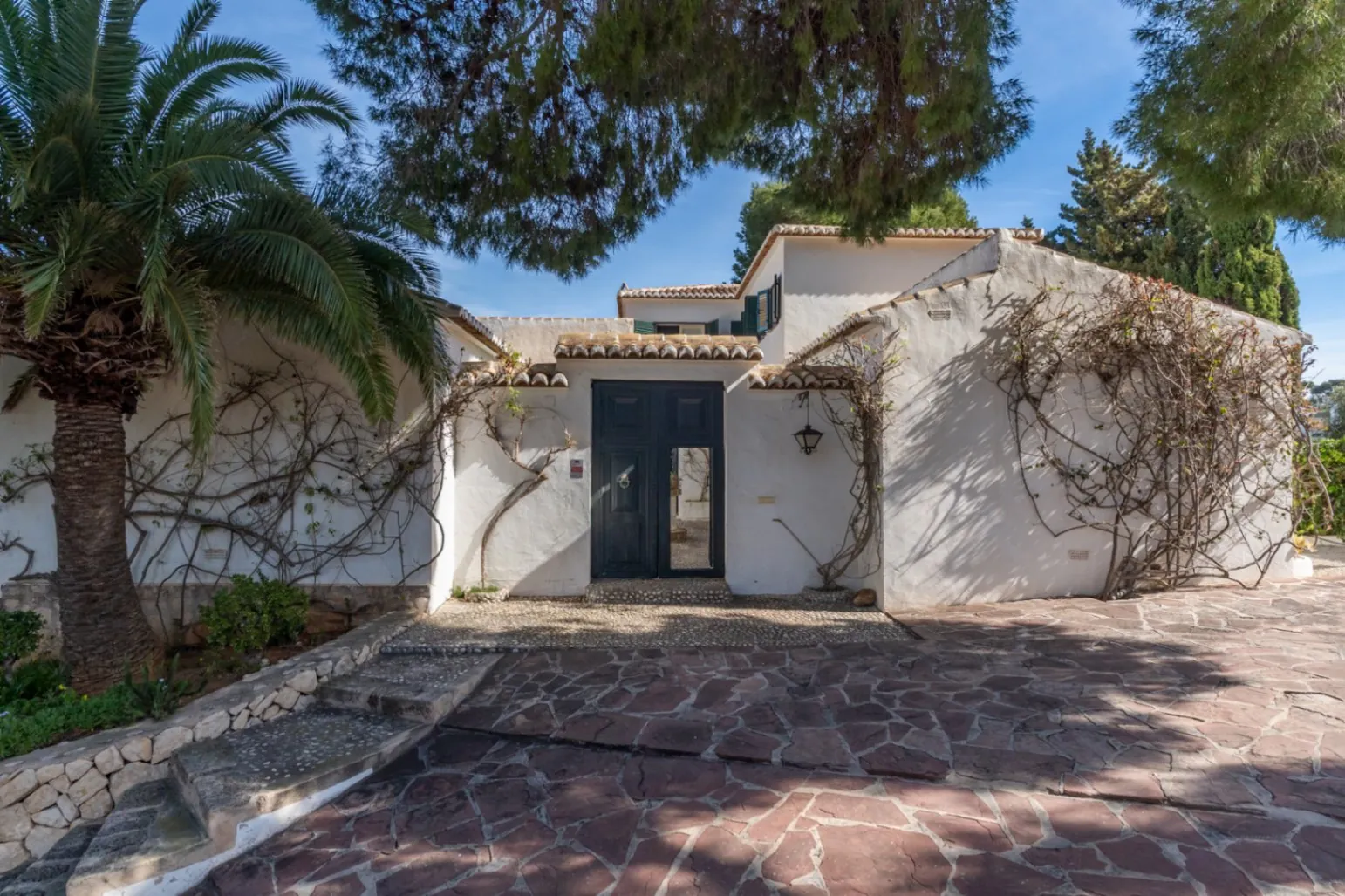 4825 - Villa impressionnante avec des vues incroyables sur la mer dans la urbanisation El Tosalet.