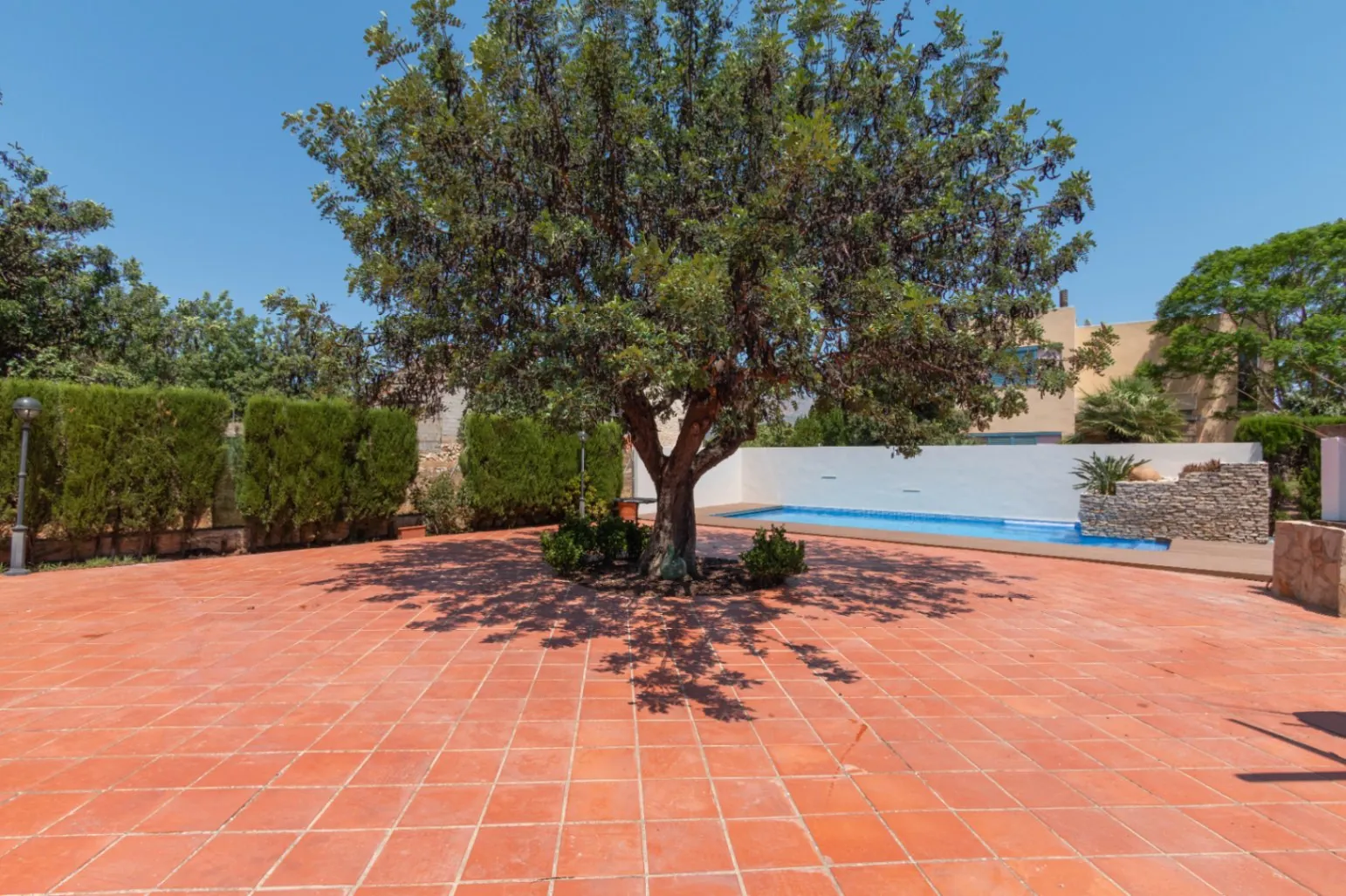 Chalet de 5 dormitorios en Gata de Gorgos disponible para alquiler de larga temporada