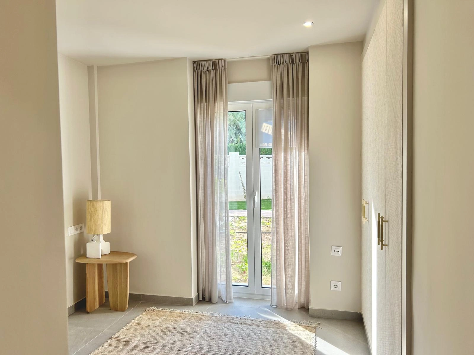 4673 - Apartamento planta baja con piscina en Denia