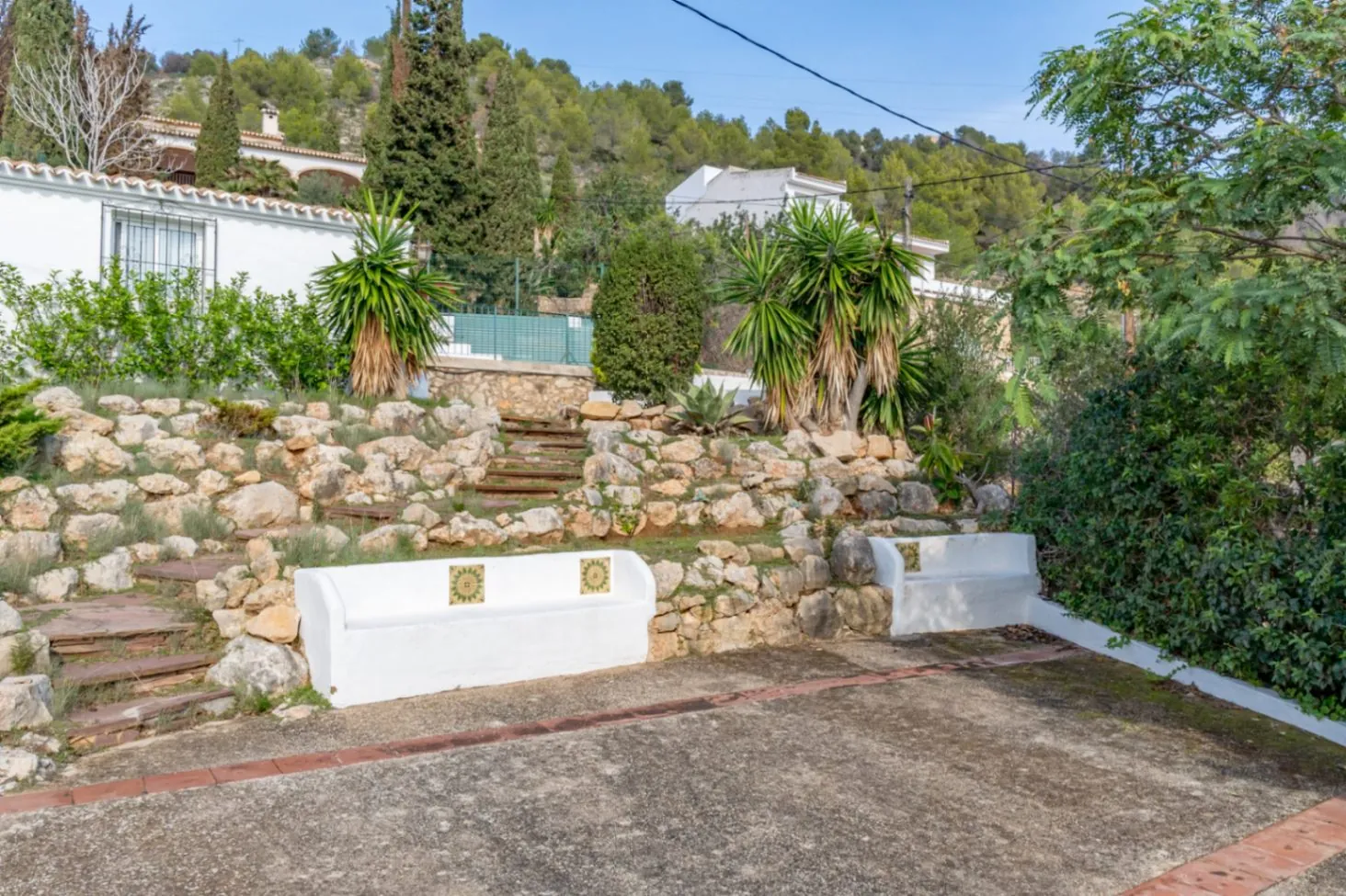 4668 - Villa mediterranea con impresionantes vistas al mar y montaña