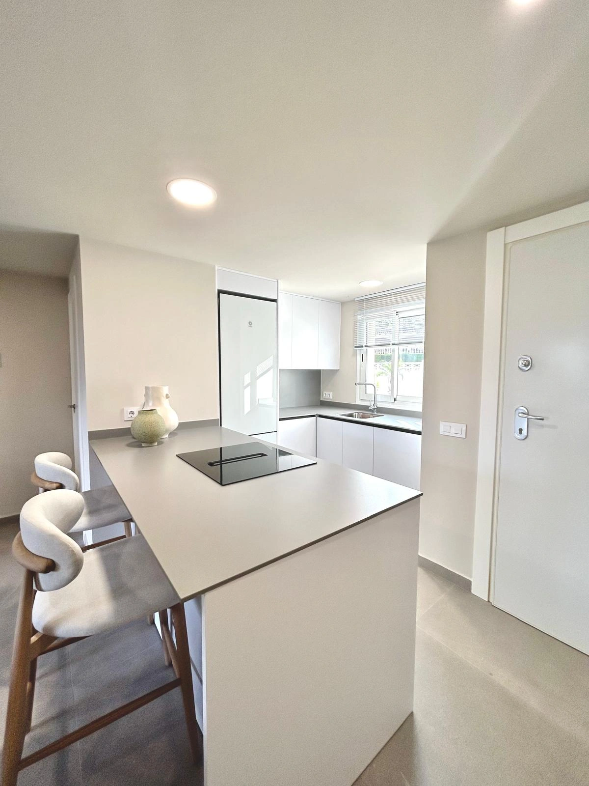 4673 - Apartamento planta baja con piscina en Denia