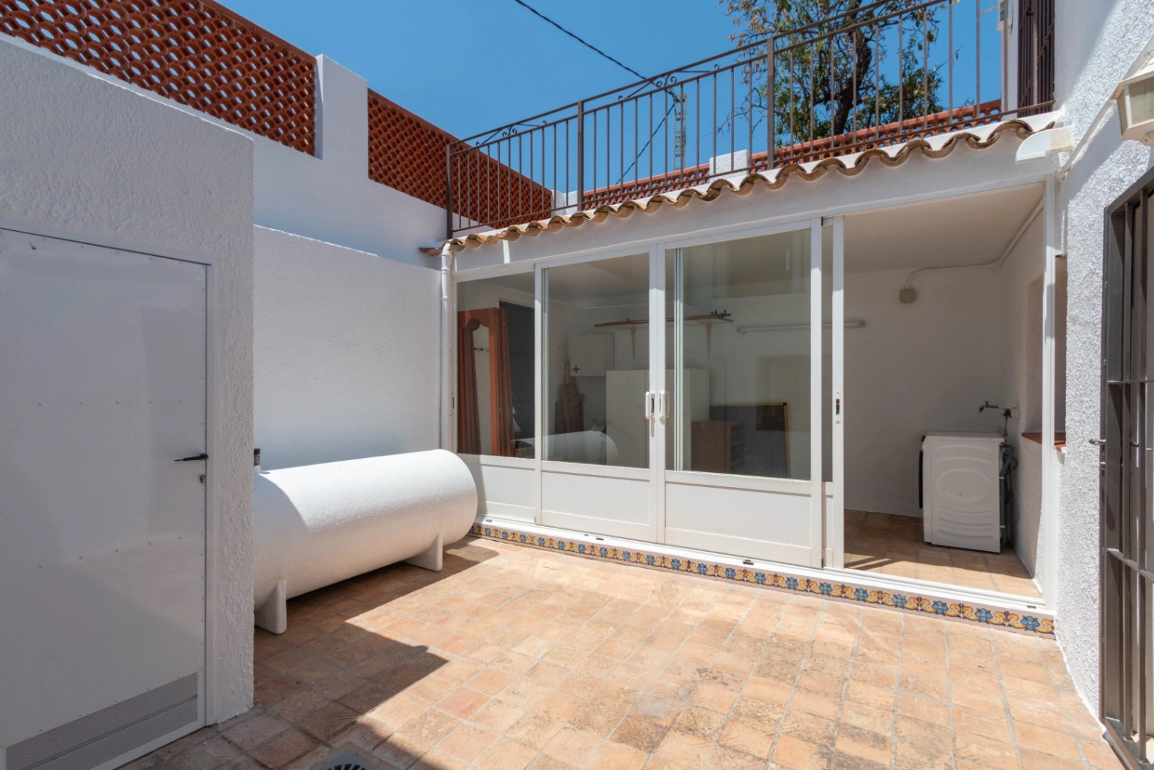 Chalet de 5 dormitorios en Gata de Gorgos disponible para alquiler de larga temporada