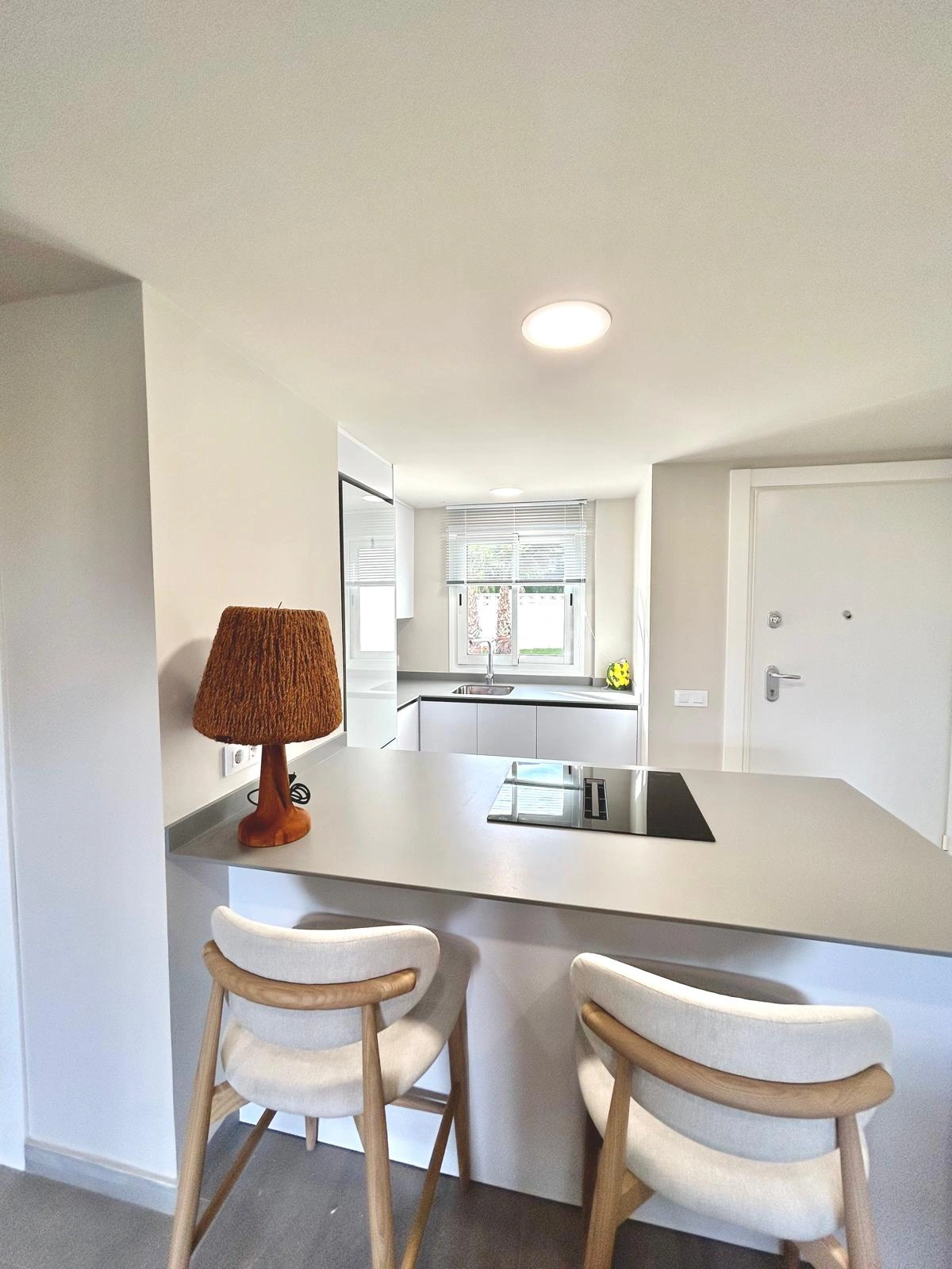 4673 - Apartamento planta baja con piscina en Denia