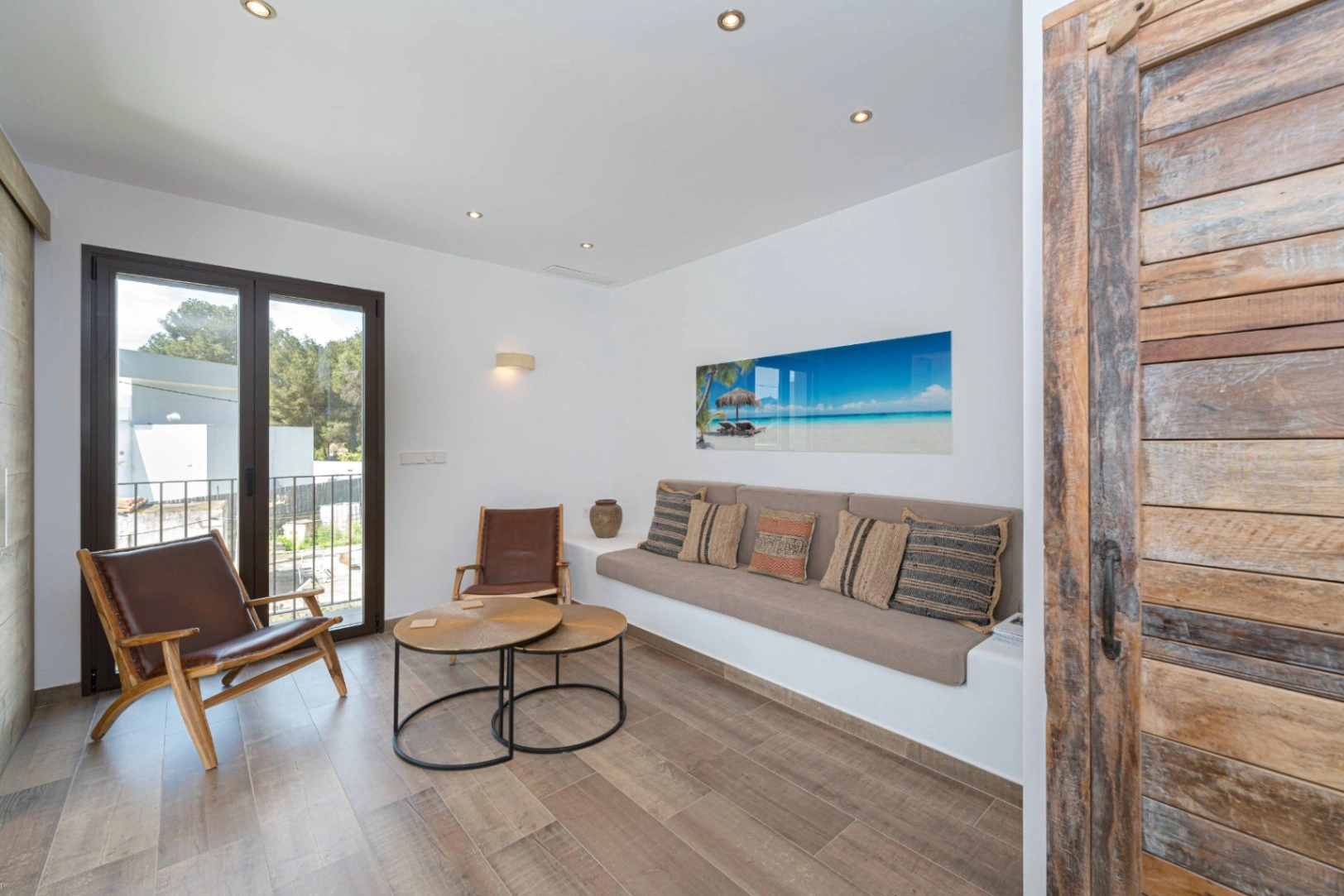 CRCH1029 - Villa moderne orientée plein sud, à seulement 250 mètres de la mer et de la crique Blanca à Jávea.
