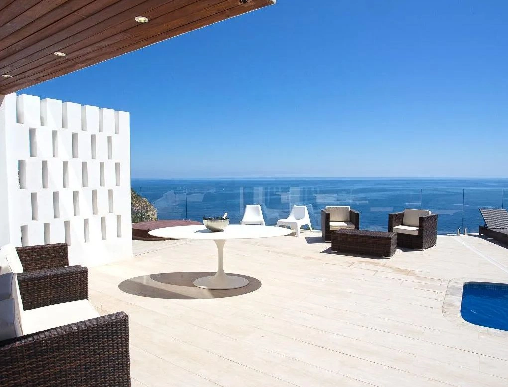 4677 - Lujosa Villa moderna en primera línea con impresionantes vistas al mar