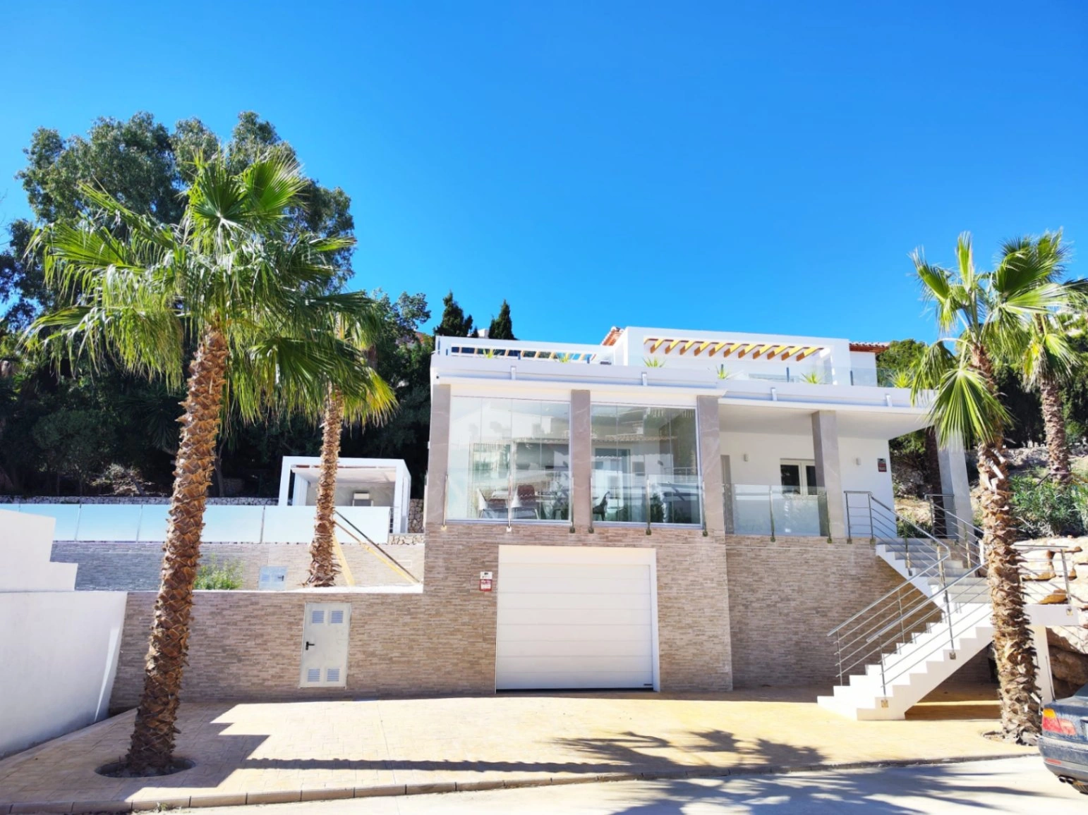 Lujosa villa a estrenar con impresionantes vistas al mar...