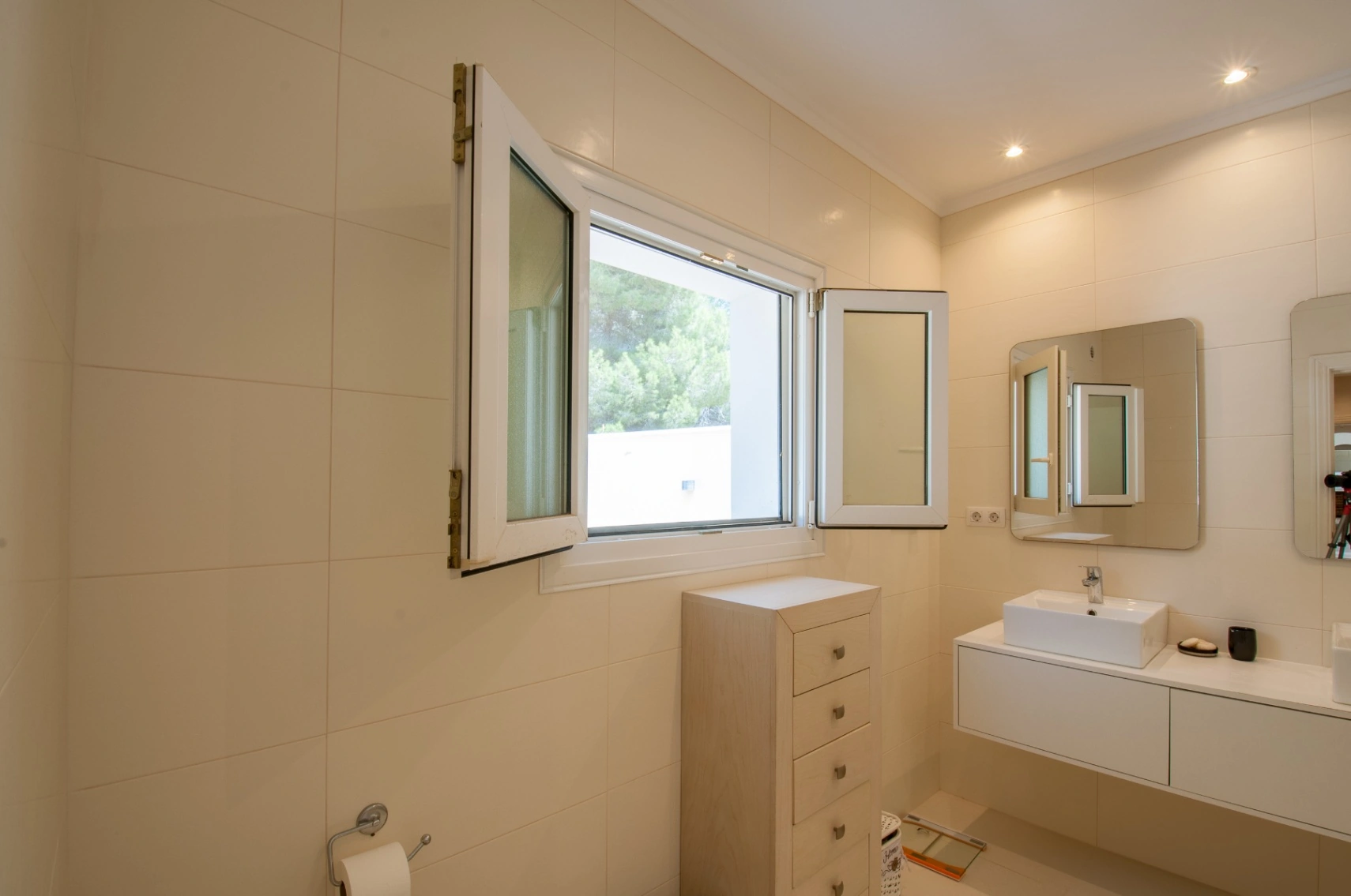 CRMI226006 - Grande villa élégante avec vue sur la mer à vendre à Moraira