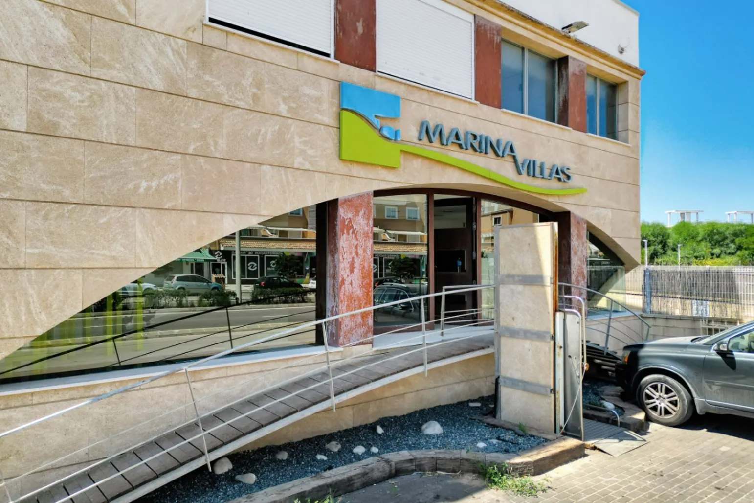 CRP067891 - Prime Javea Commercial Gem: ¡Versátil unidad comercial de 200m2 en el centro estratégico de Jávea!