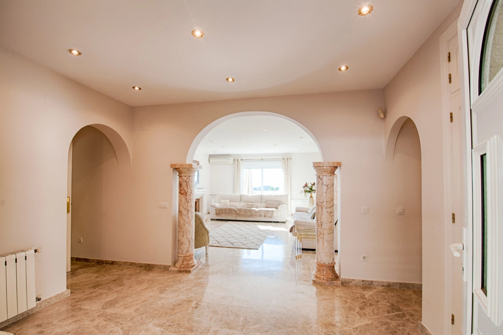 CRMI226006 - Grande villa élégante avec vue sur la mer à vendre à Moraira