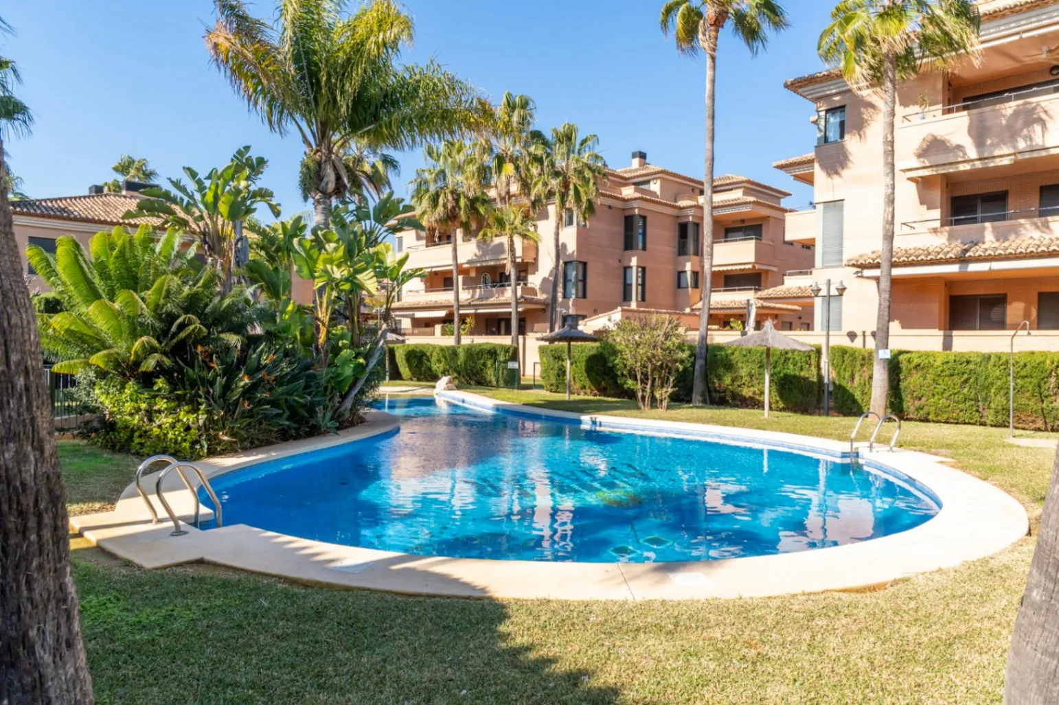 4691 - Amplio y moderno atico duplex ubicado a 200M de la playa