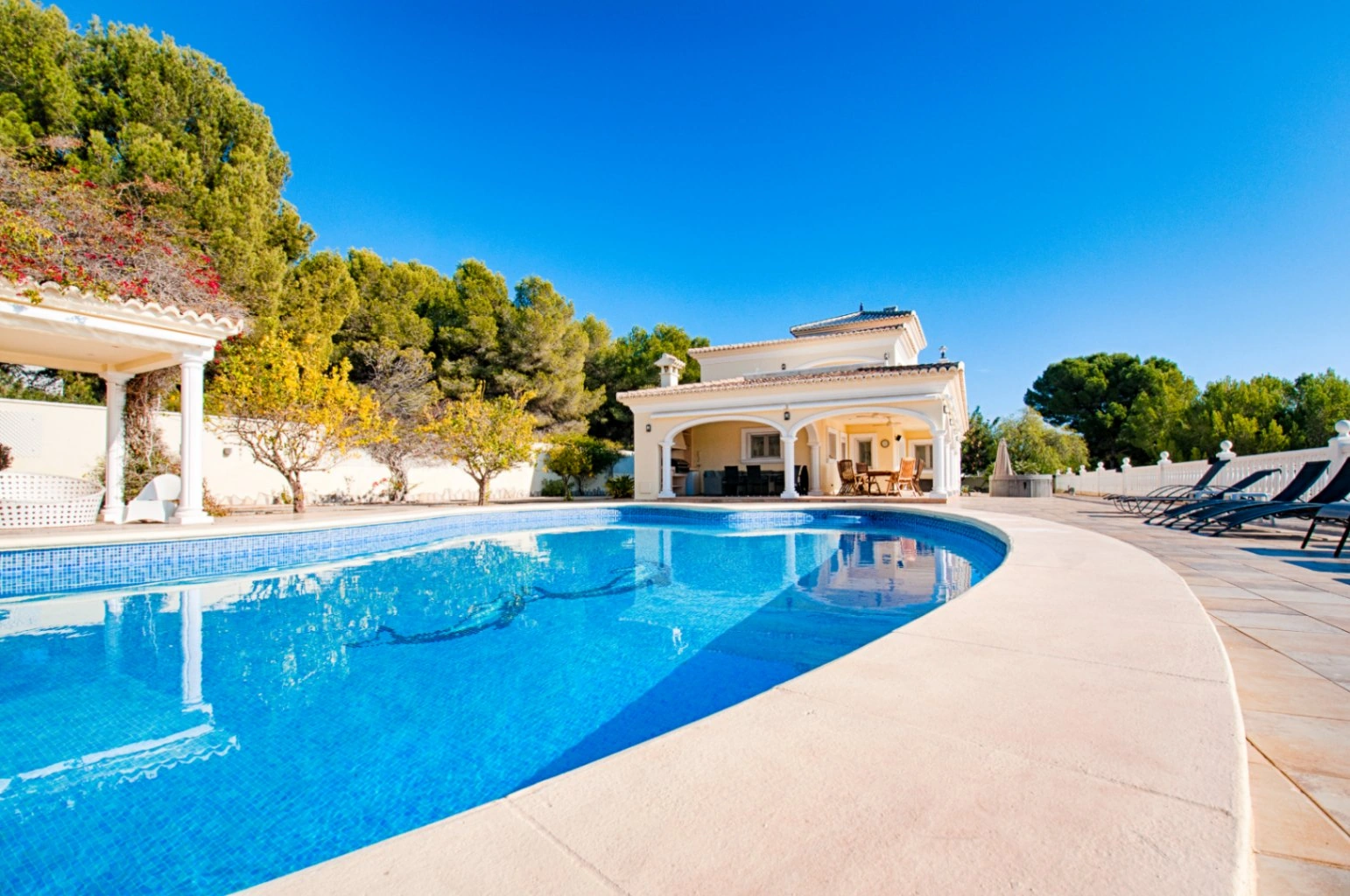 CRMI226006 - Grande villa élégante avec vue sur la mer à vendre à Moraira
