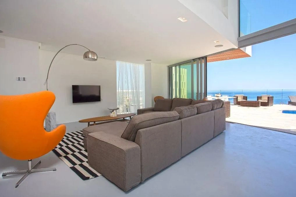 4677 - Lujosa Villa moderna en primera línea con impresionantes vistas al mar